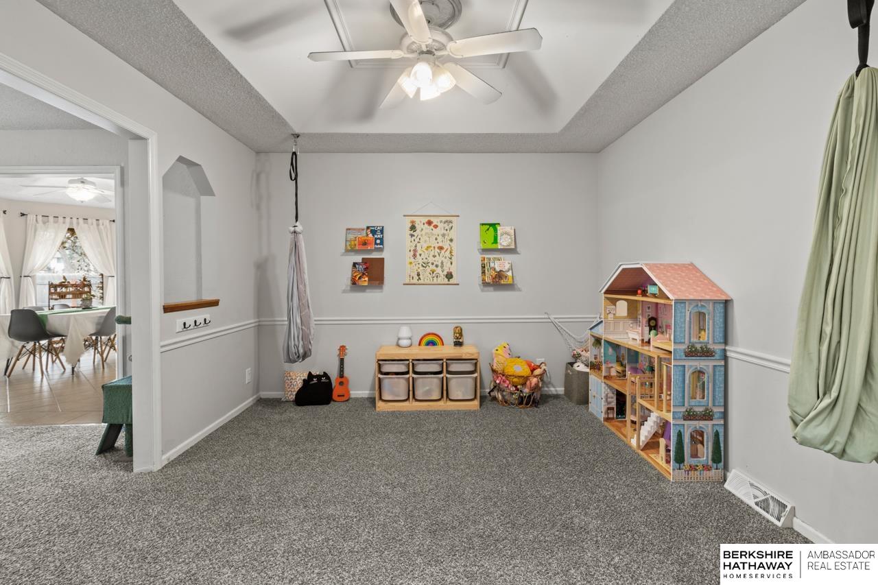 640 S 212 Street, Omaha, Nebraska image 3