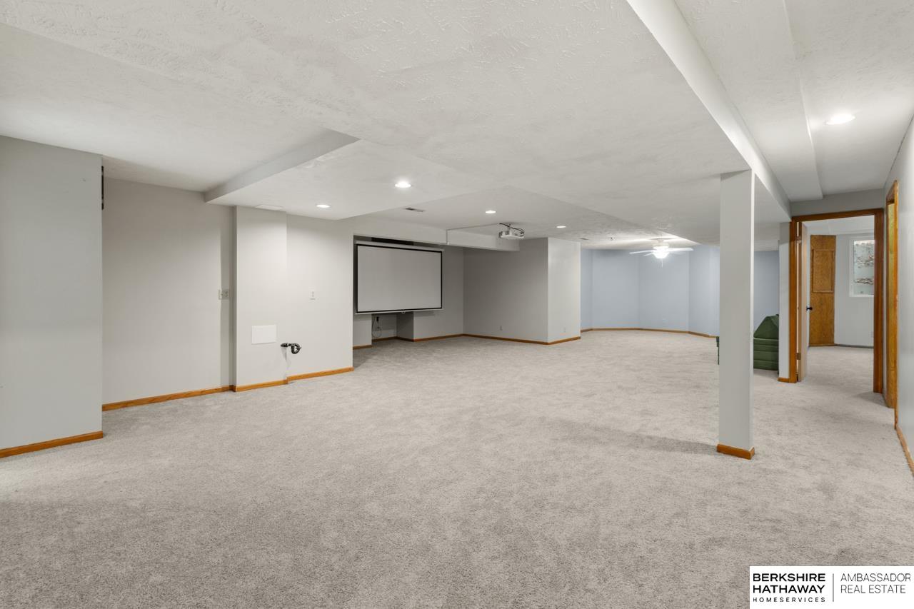 640 S 212 Street, Omaha, Nebraska image 23