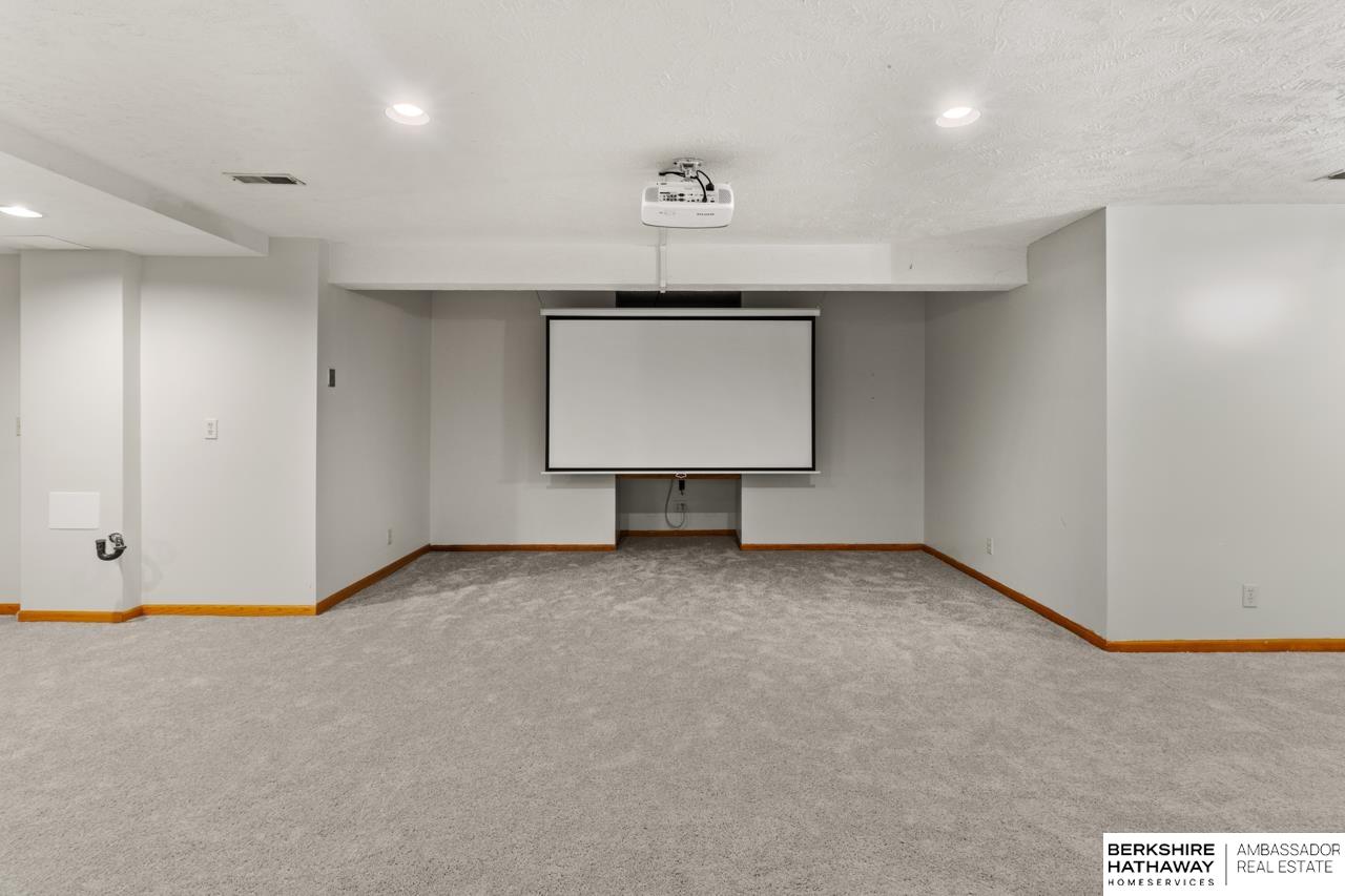 640 S 212 Street, Omaha, Nebraska image 24
