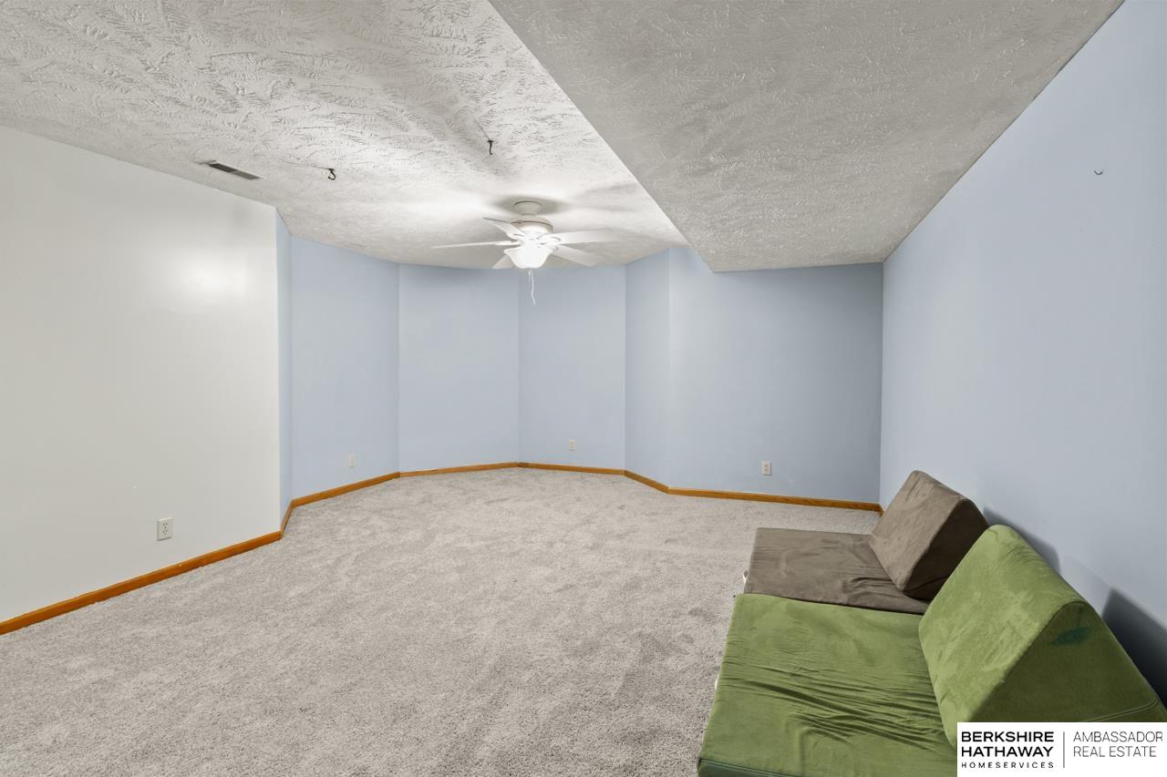 640 S 212 Street, Omaha, Nebraska image 25