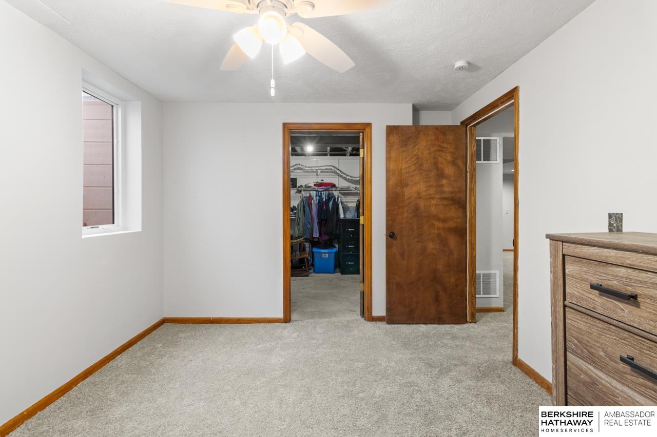 640 S 212 Street, Omaha, Nebraska image 28
