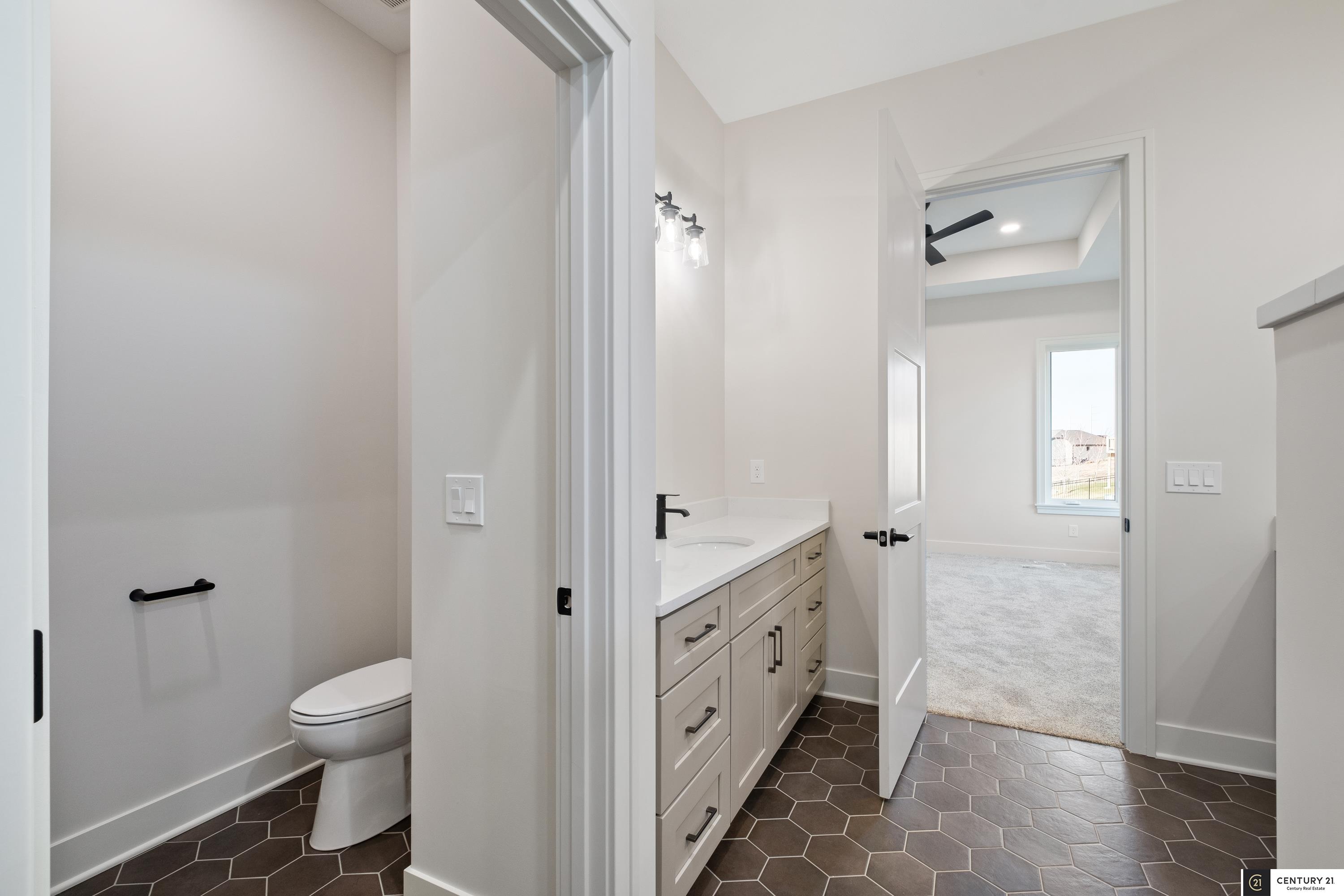 18104 Camelback Avenue, Omaha, Nebraska image 34
