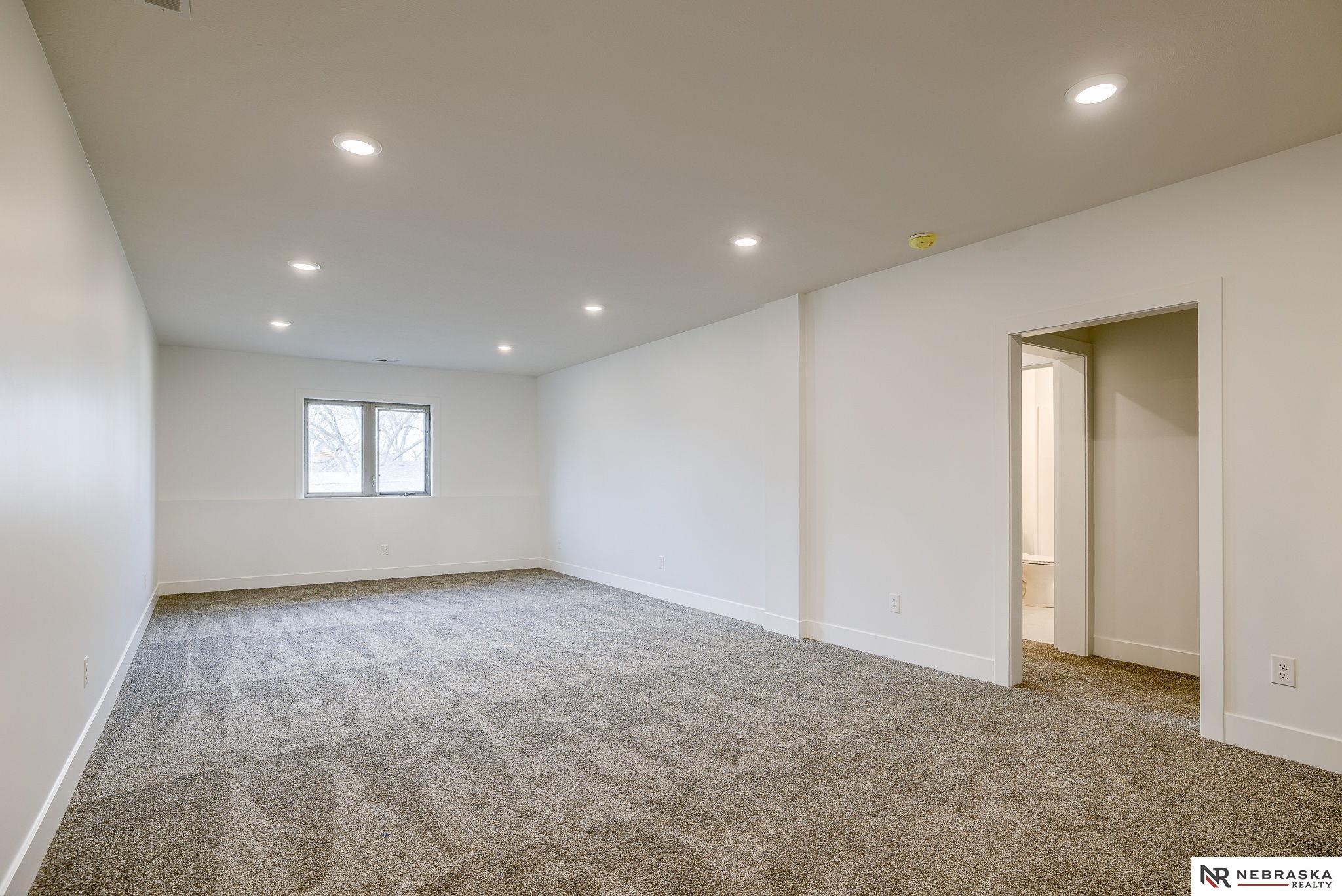 315 S 55th Street, Lincoln, Nebraska image 32