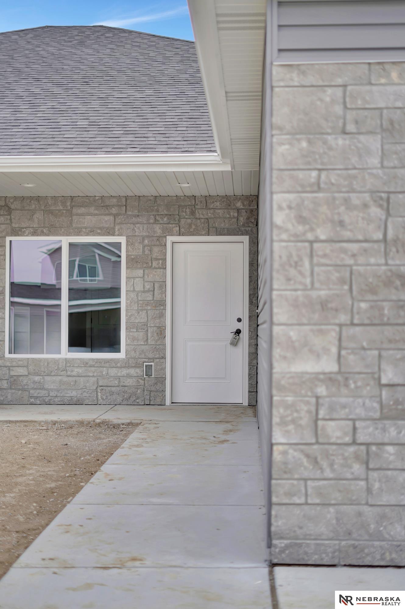 18055 Sycamore Drive, Gretna, Nebraska image 2