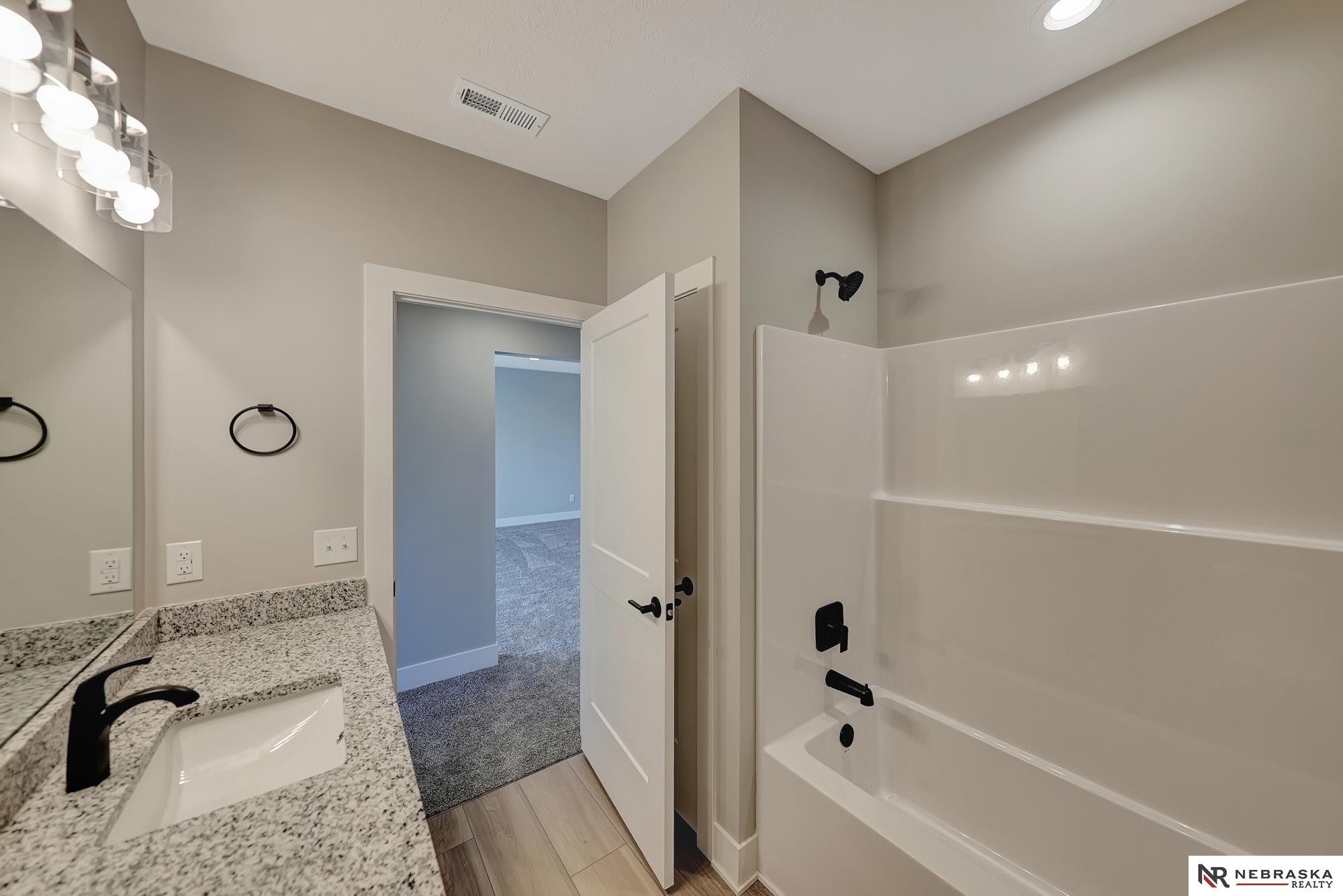 18055 Sycamore Drive, Gretna, Nebraska image 39
