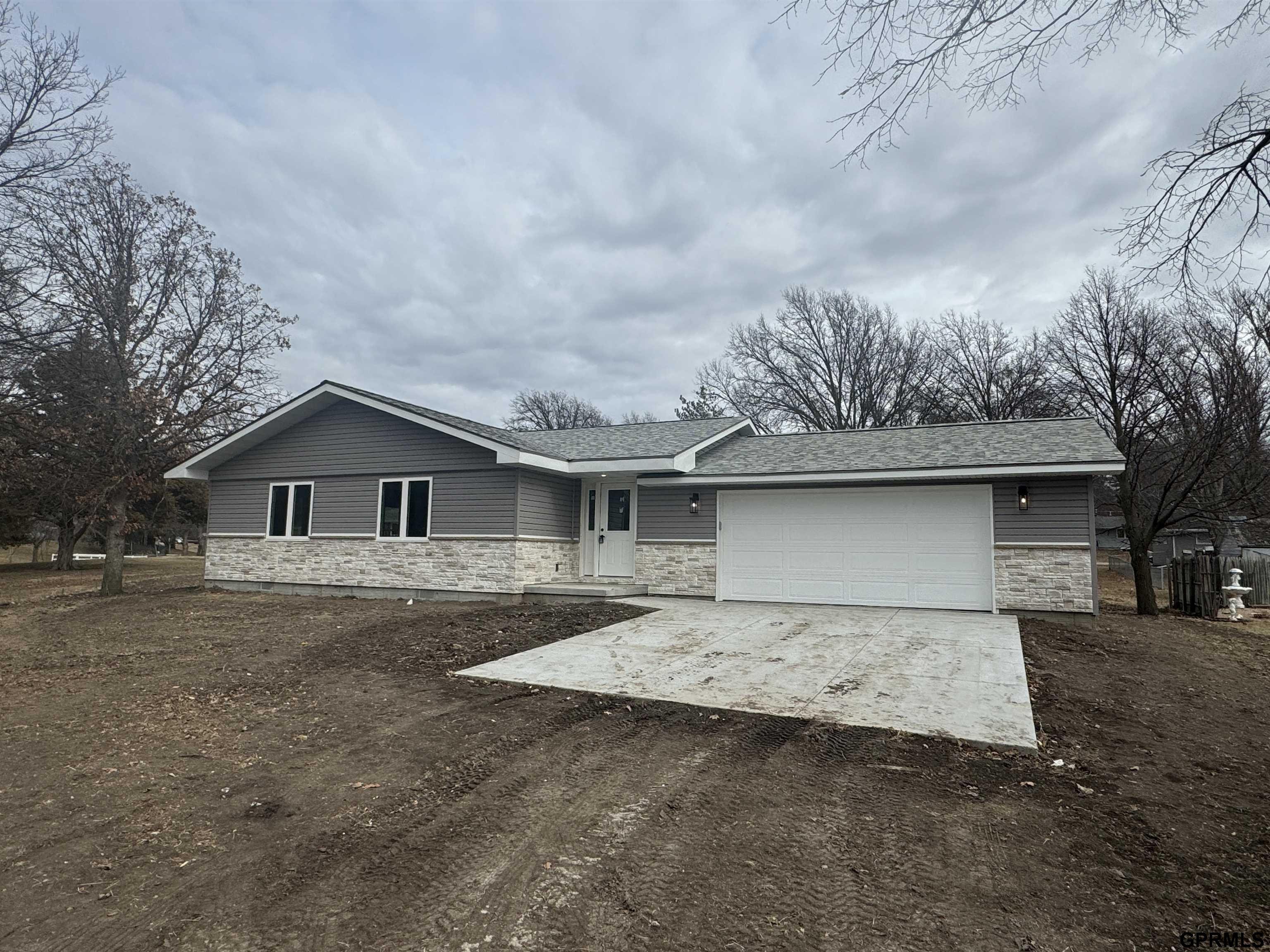 142 Grove Avenue, Crete, Nebraska image 1