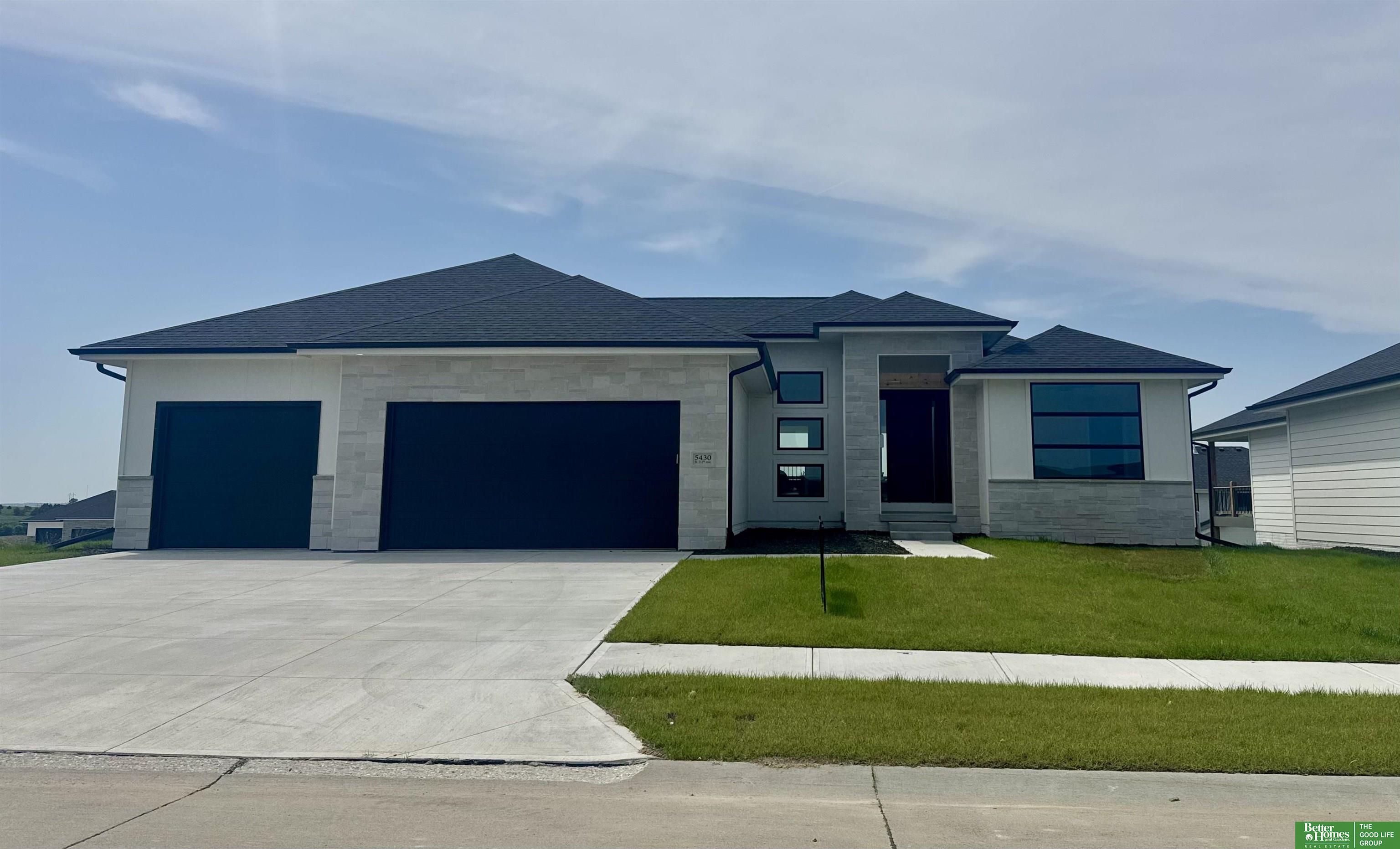 1213 Devon Drive, Papillion, Nebraska image 1