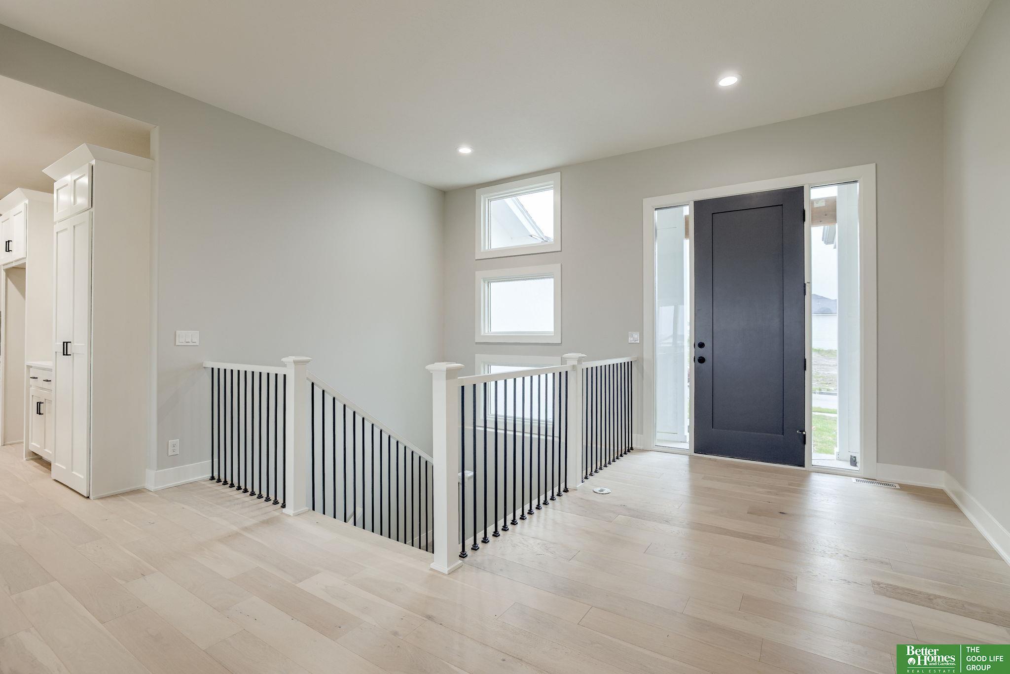 5444 N 212th Street, Elkhorn, Nebraska image 2