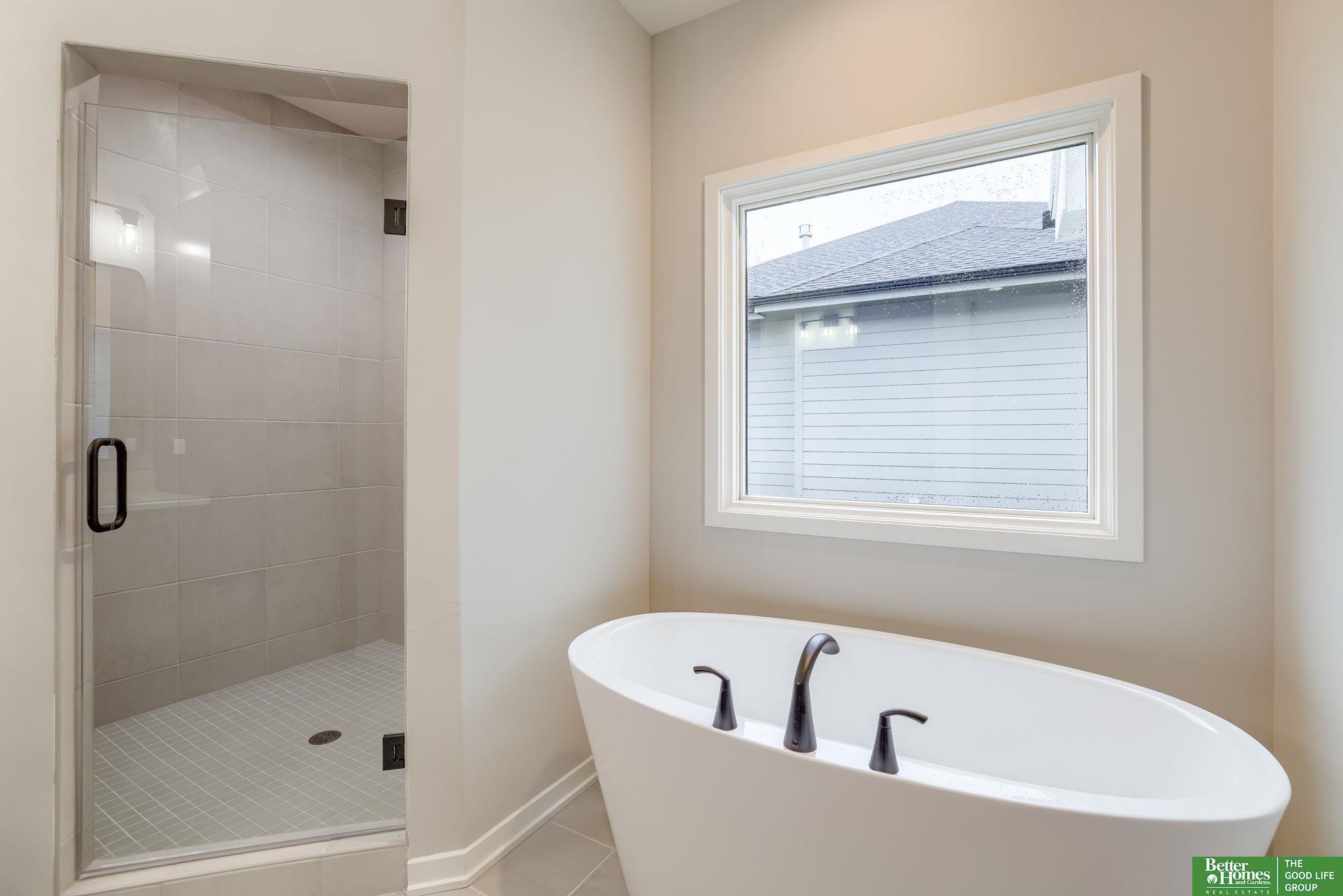 5444 N 212th Street, Elkhorn, Nebraska image 20
