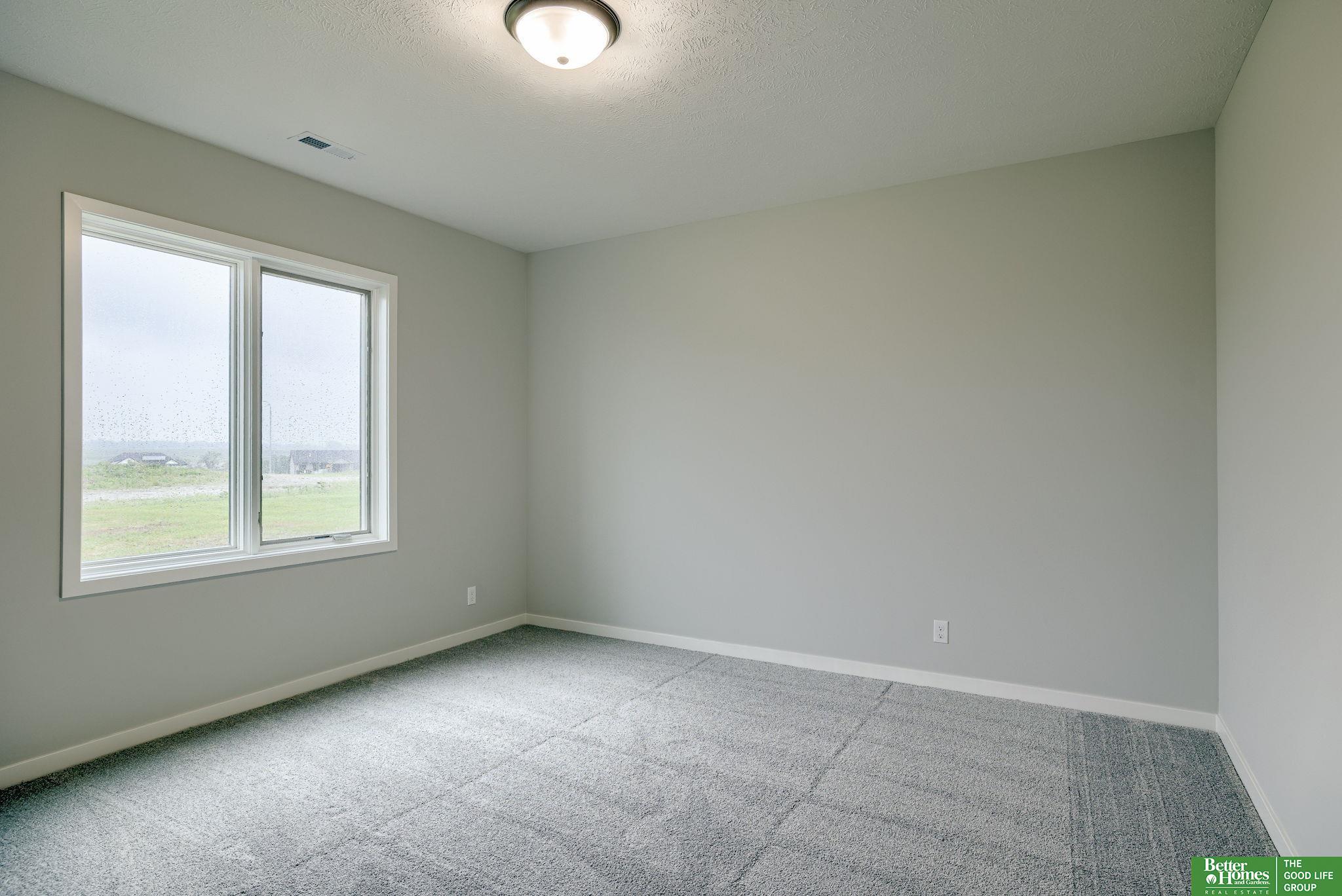5444 N 212th Street, Elkhorn, Nebraska image 27
