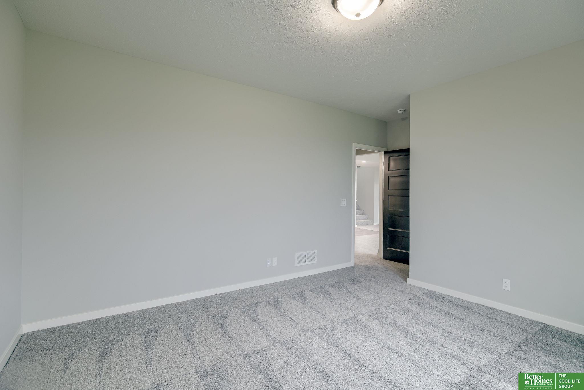5444 N 212th Street, Elkhorn, Nebraska image 28