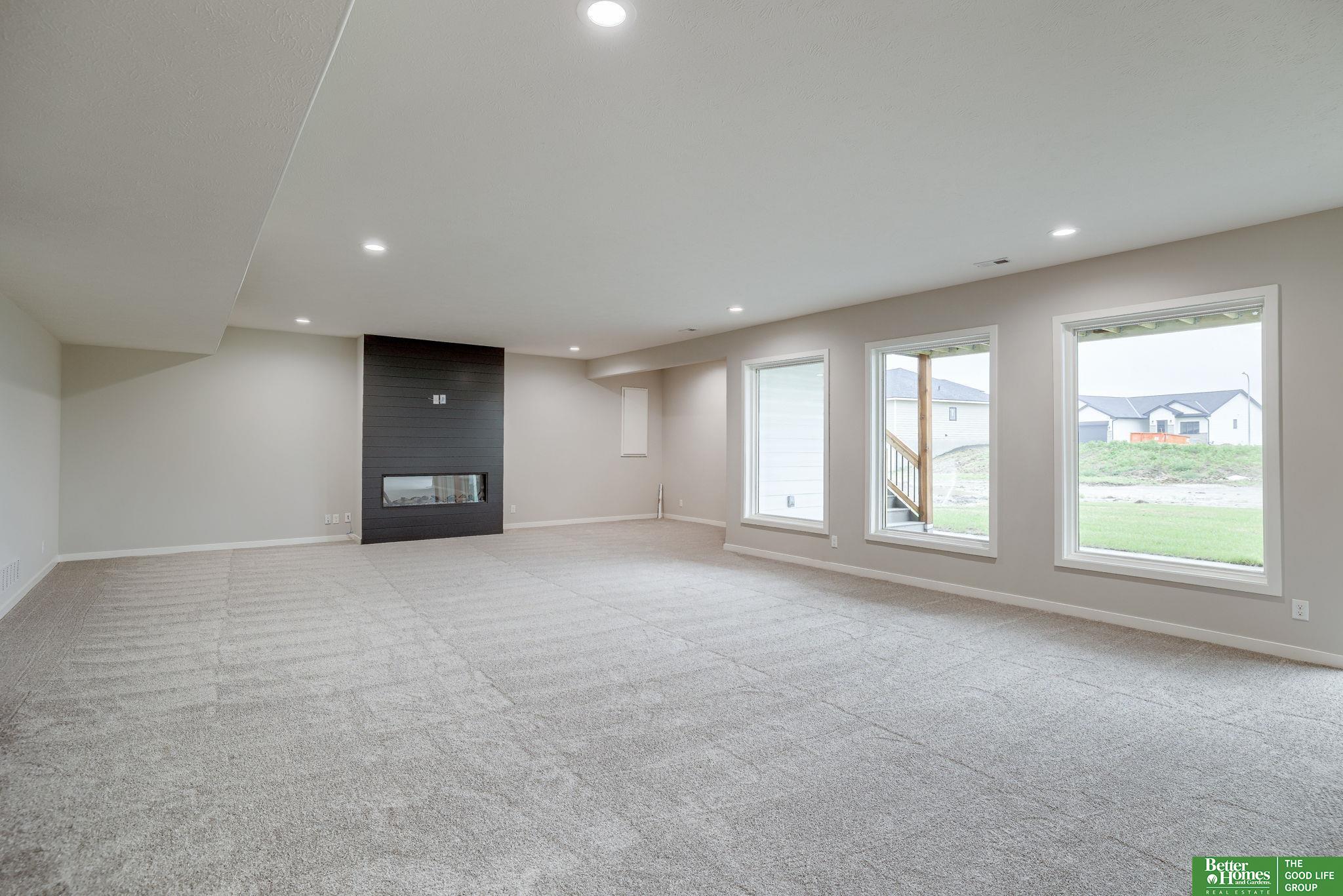 5444 N 212th Street, Elkhorn, Nebraska image 36
