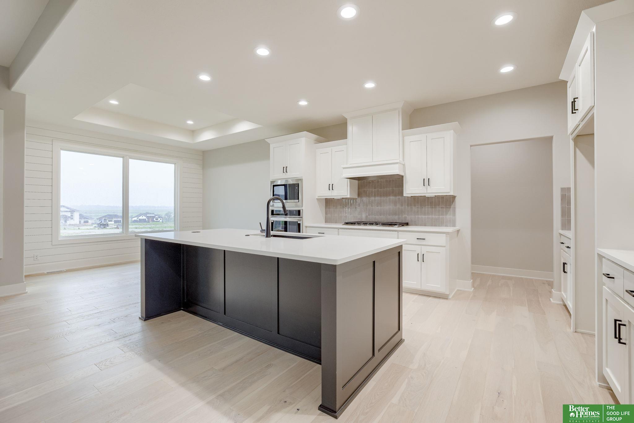 5444 N 212th Street, Elkhorn, Nebraska image 9
