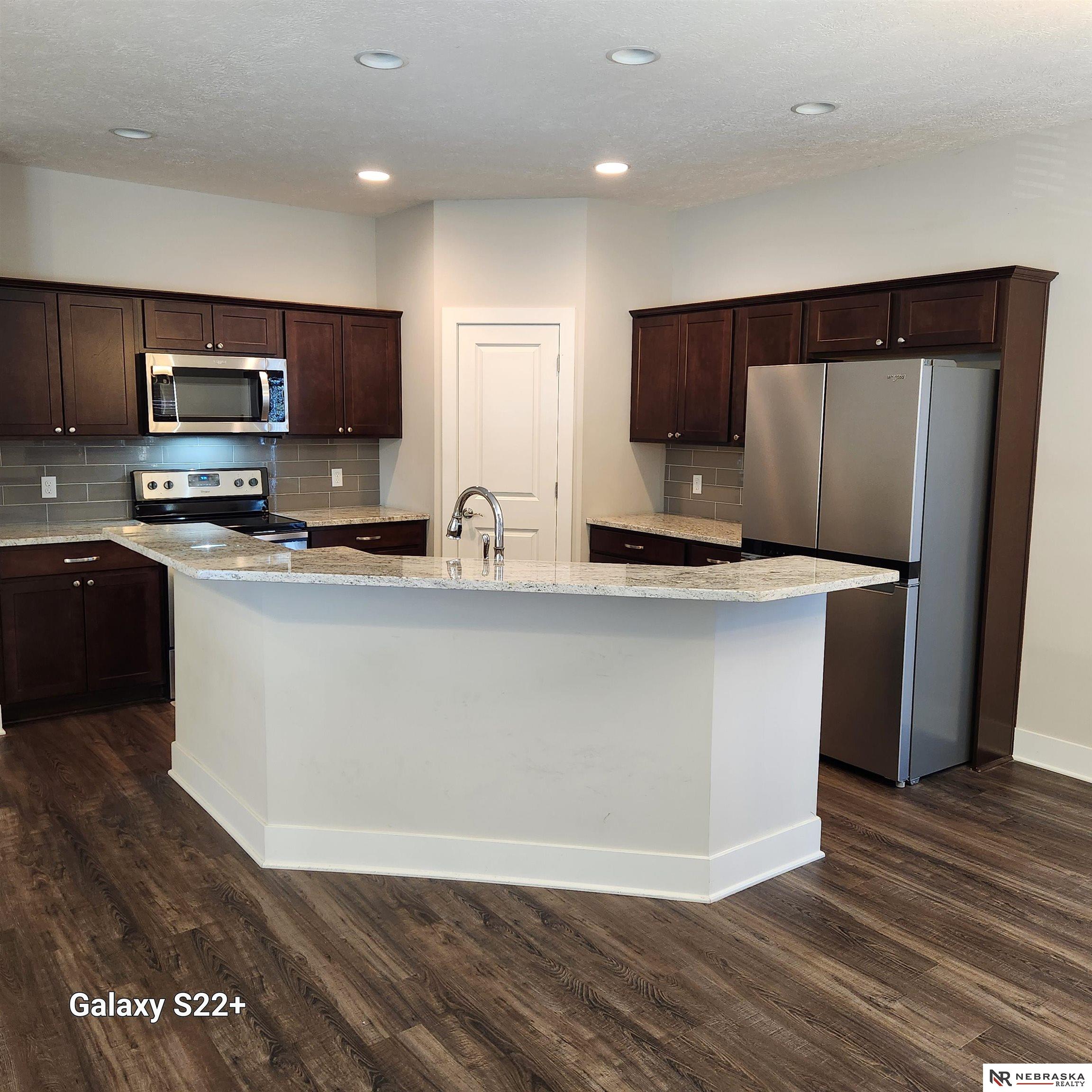 6005 N 108th Avenue Circle, Omaha, Nebraska image 2