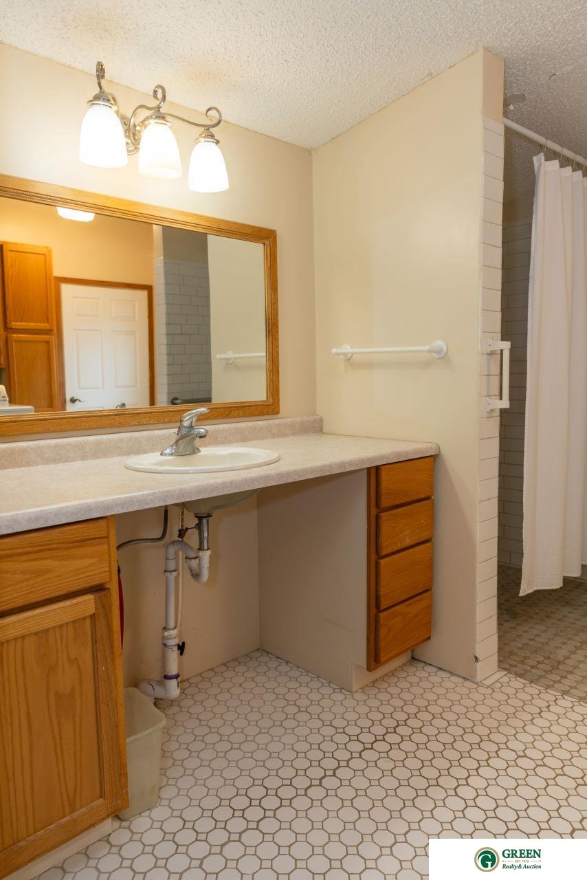 18313 Summit Drive, Omaha, Nebraska image 27