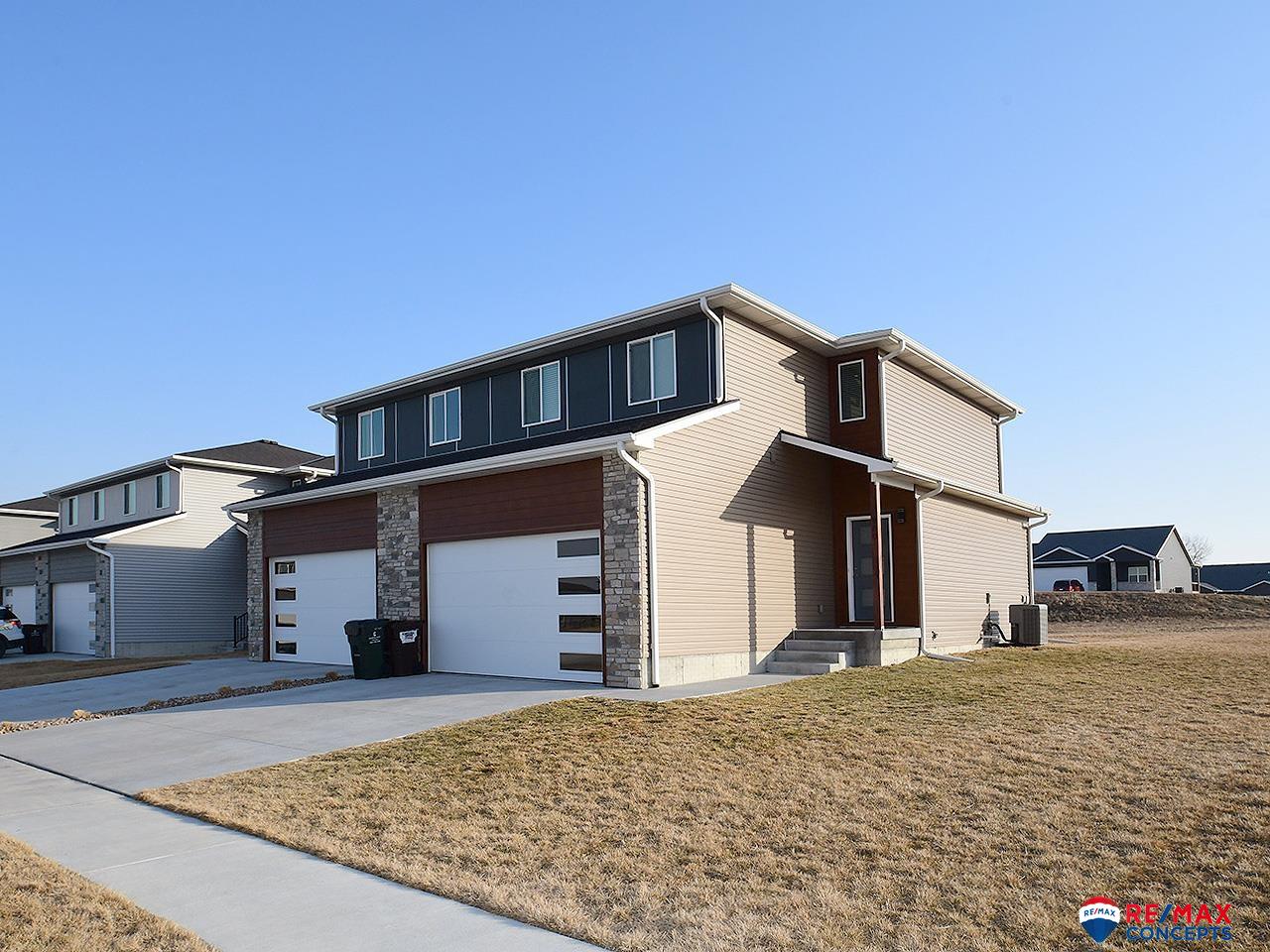 980 Titan Drive, Hickman, Nebraska image 1