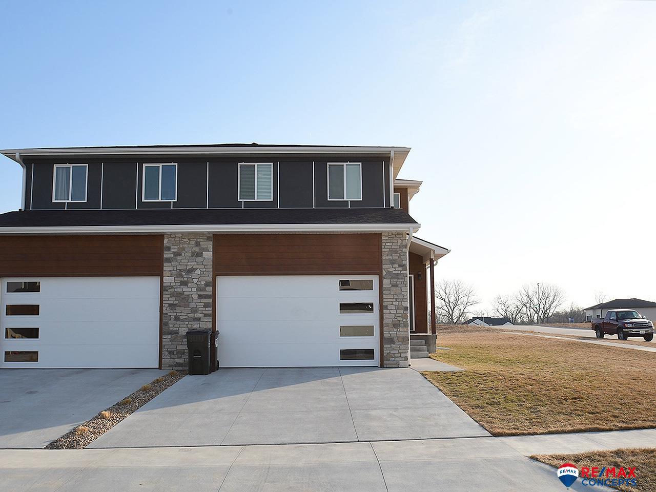 980 Titan Drive, Hickman, Nebraska image 2