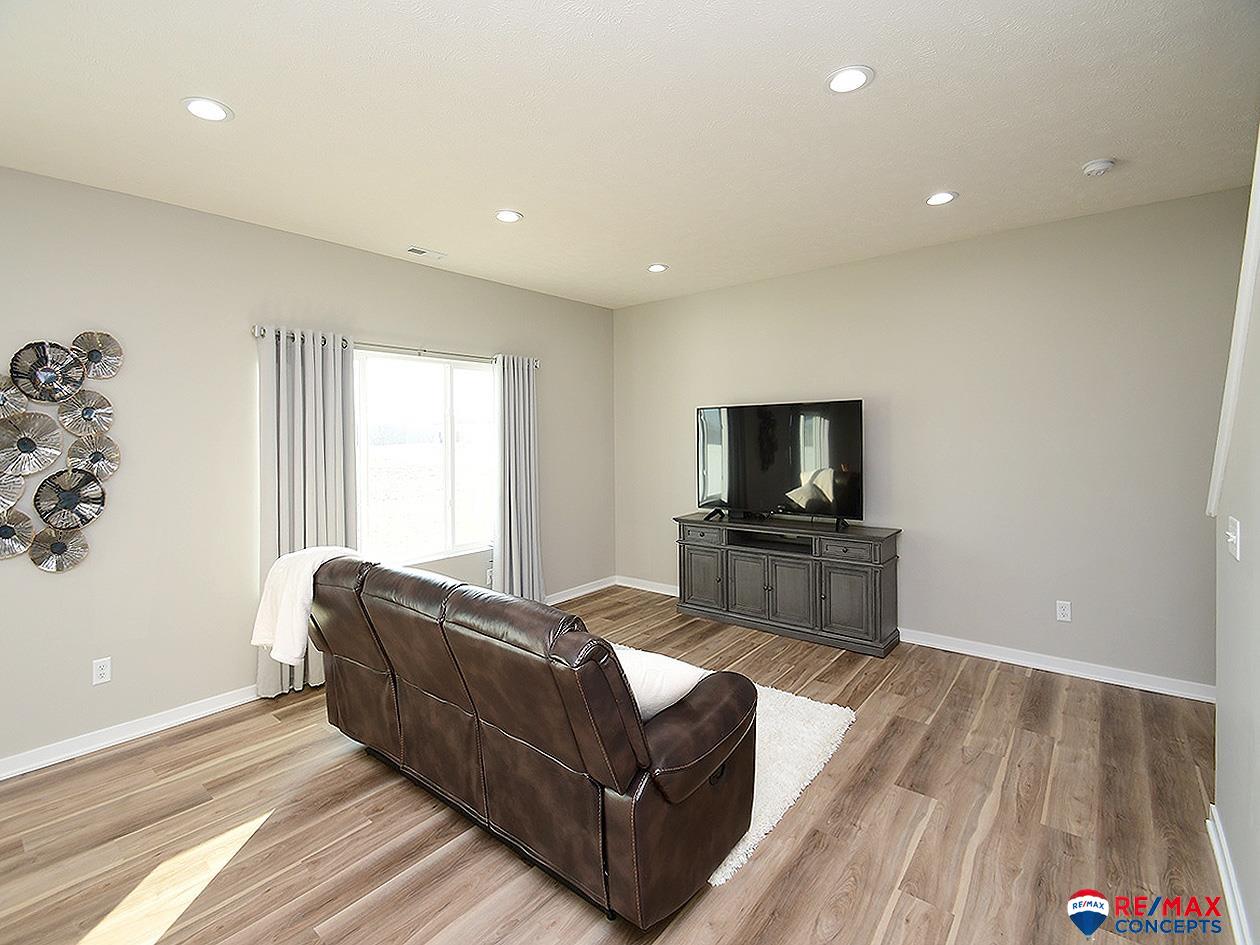 980 Titan Drive, Hickman, Nebraska image 12