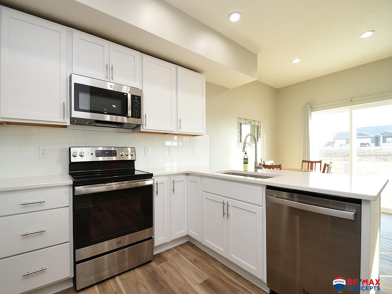 980 Titan Drive, Hickman, Nebraska image 9
