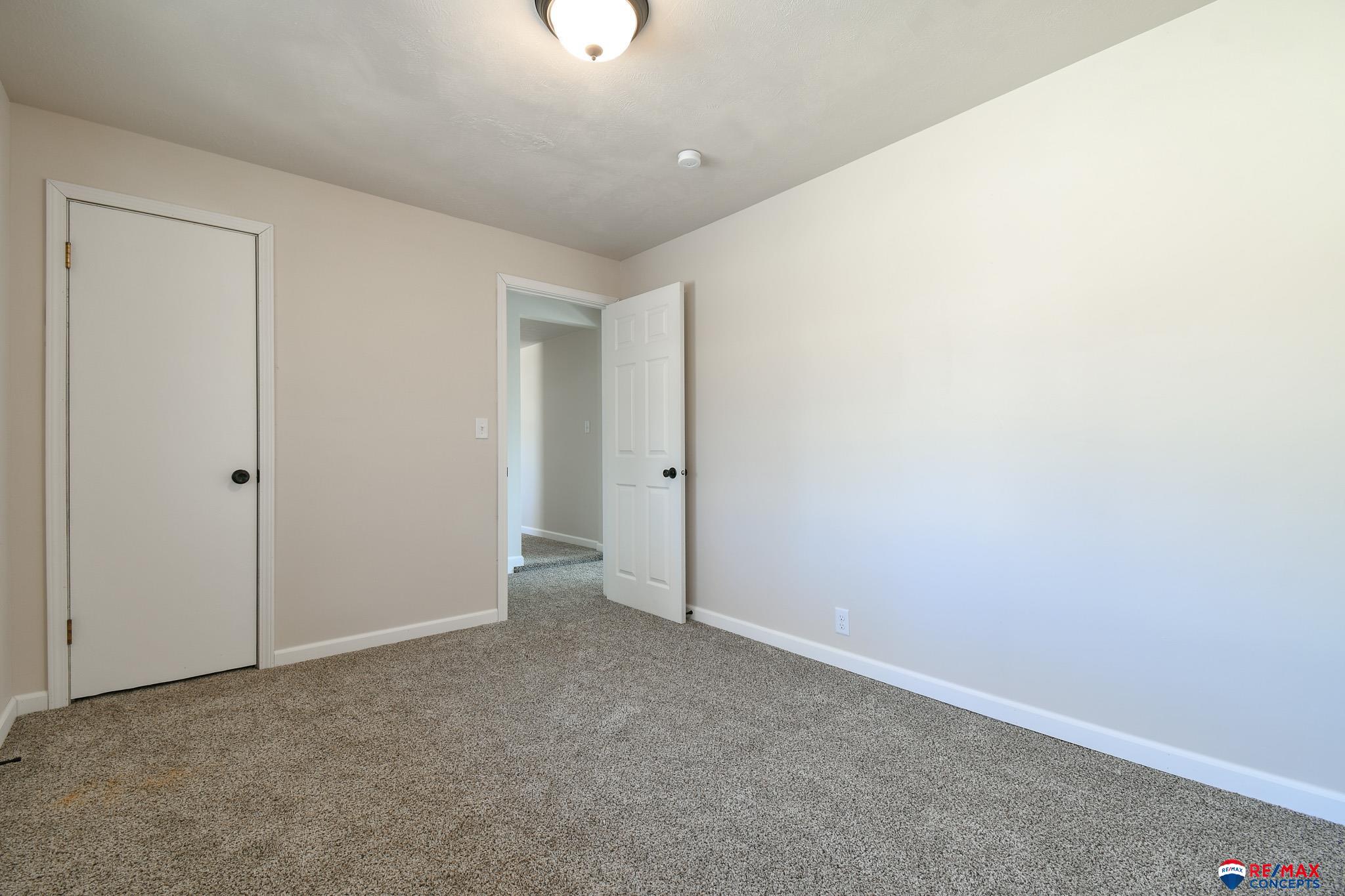 8072 Grand Avenue, Omaha, Nebraska image 27