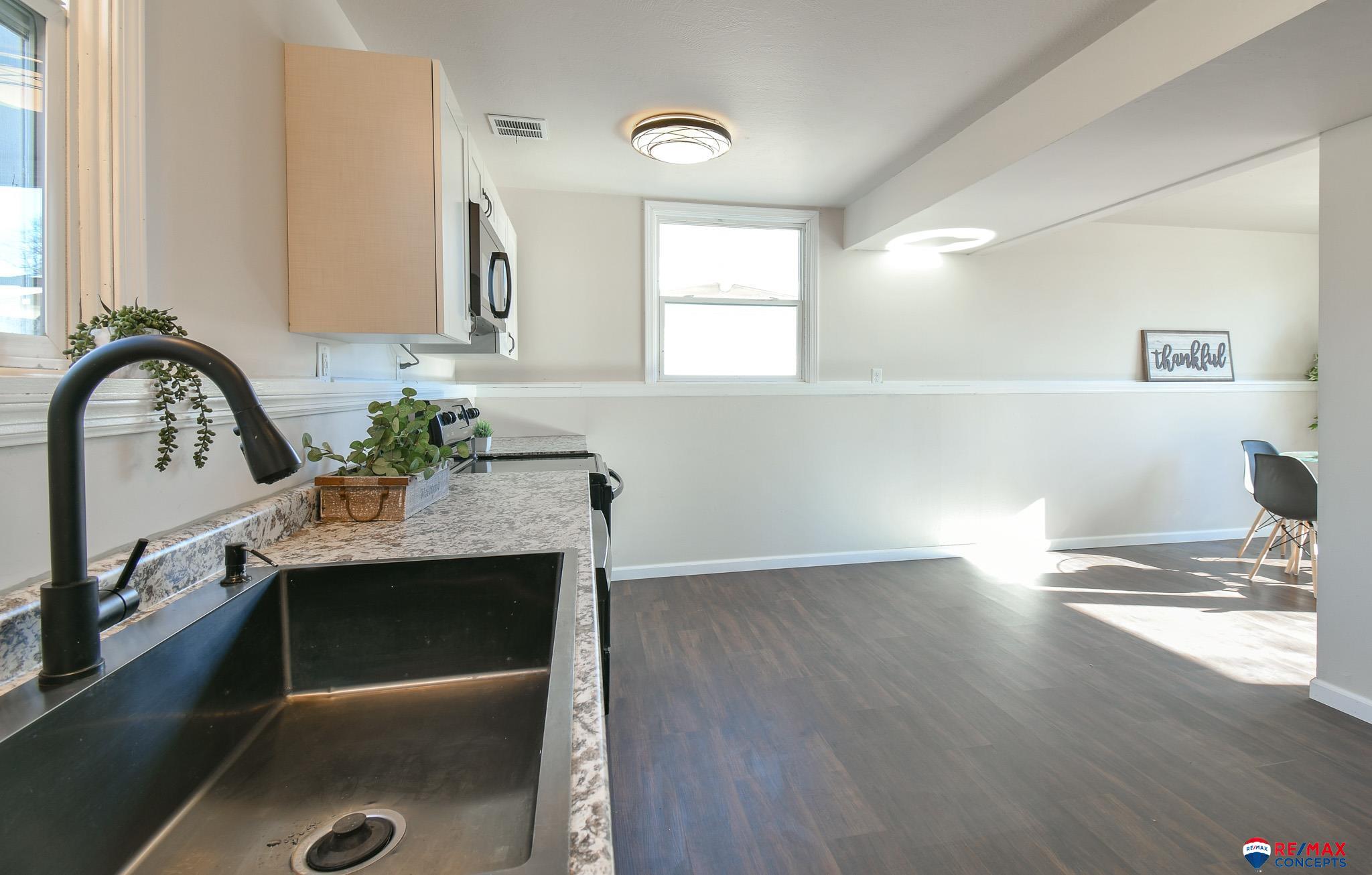 8072 Grand Avenue, Omaha, Nebraska image 9