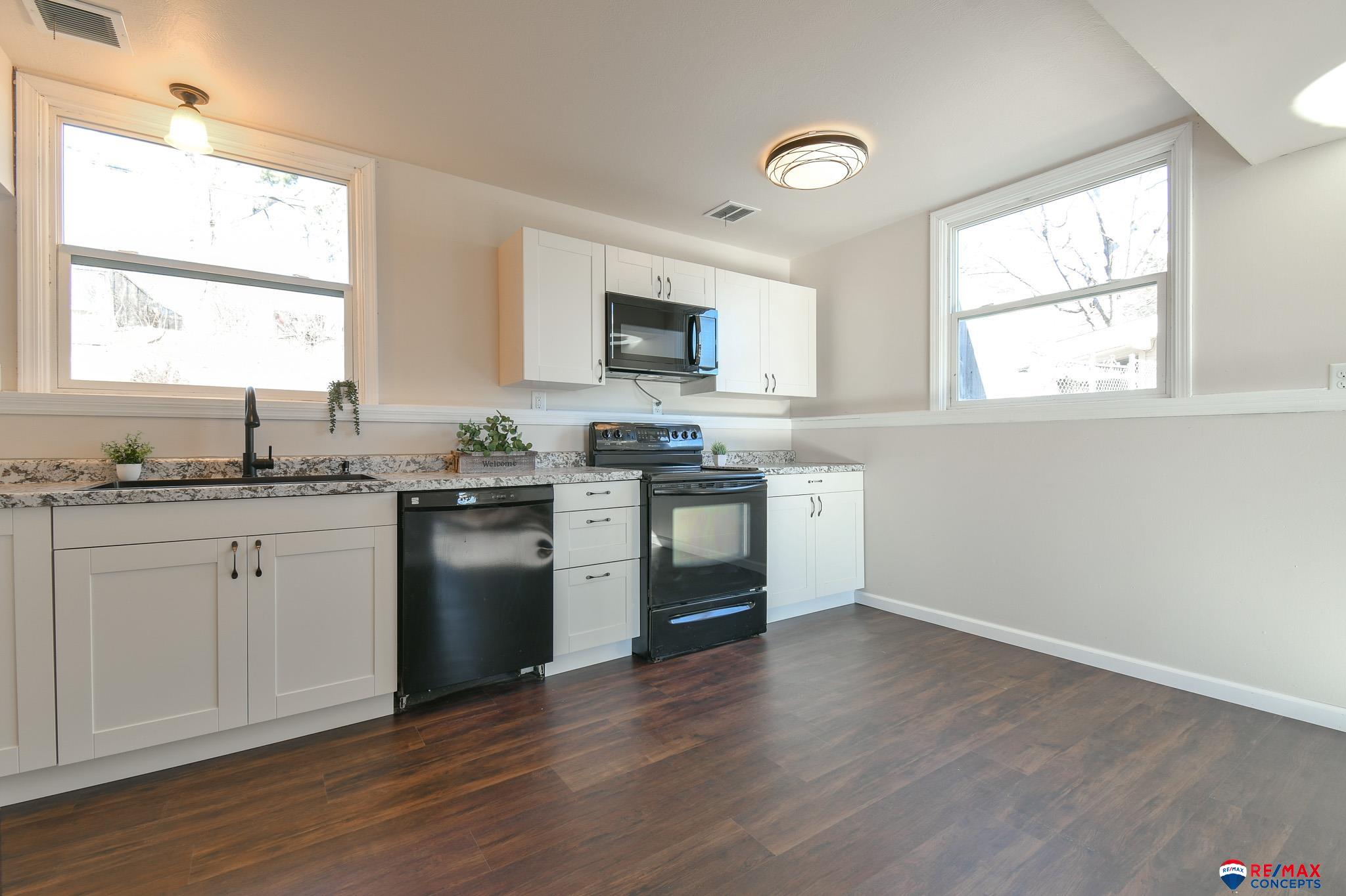 8072 Grand Avenue, Omaha, Nebraska image 10