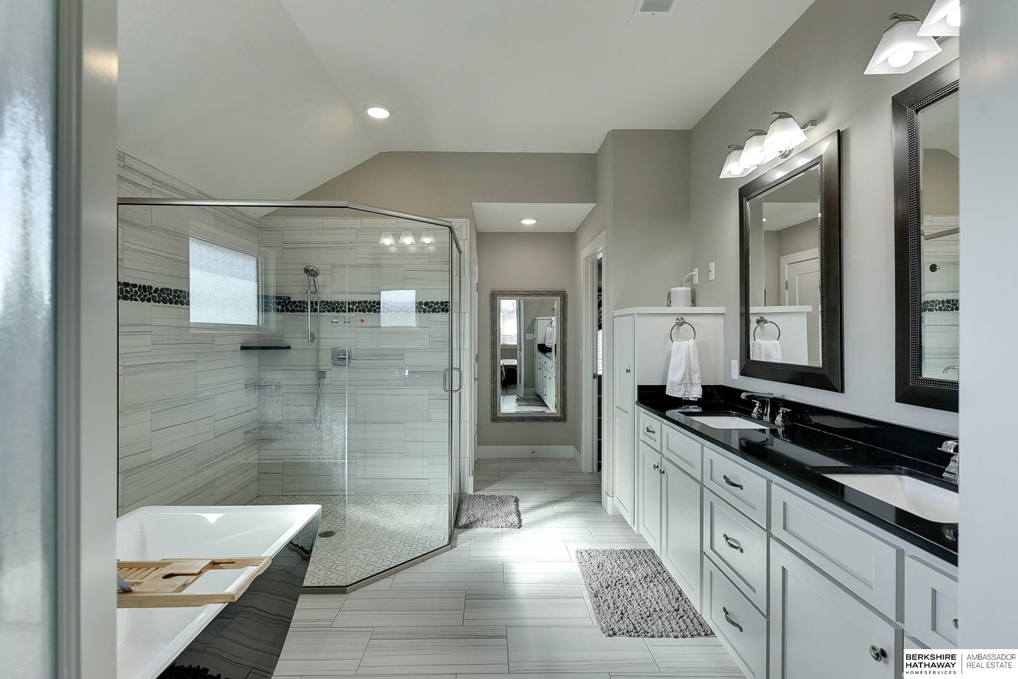 18407 Lake Street, Omaha, Nebraska image 38