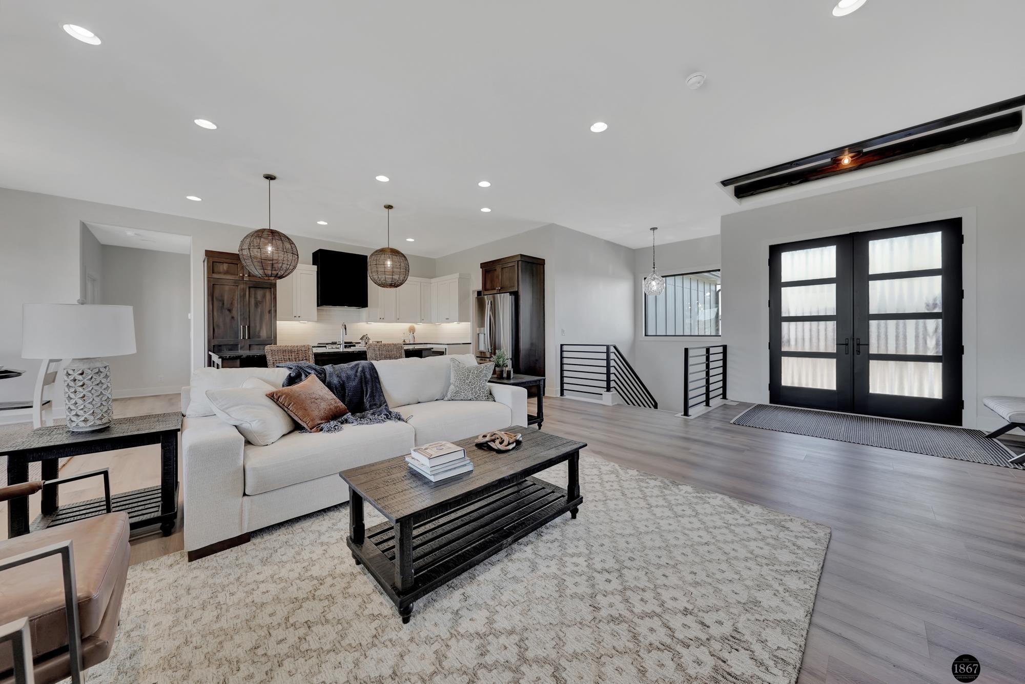 3923 S 213th