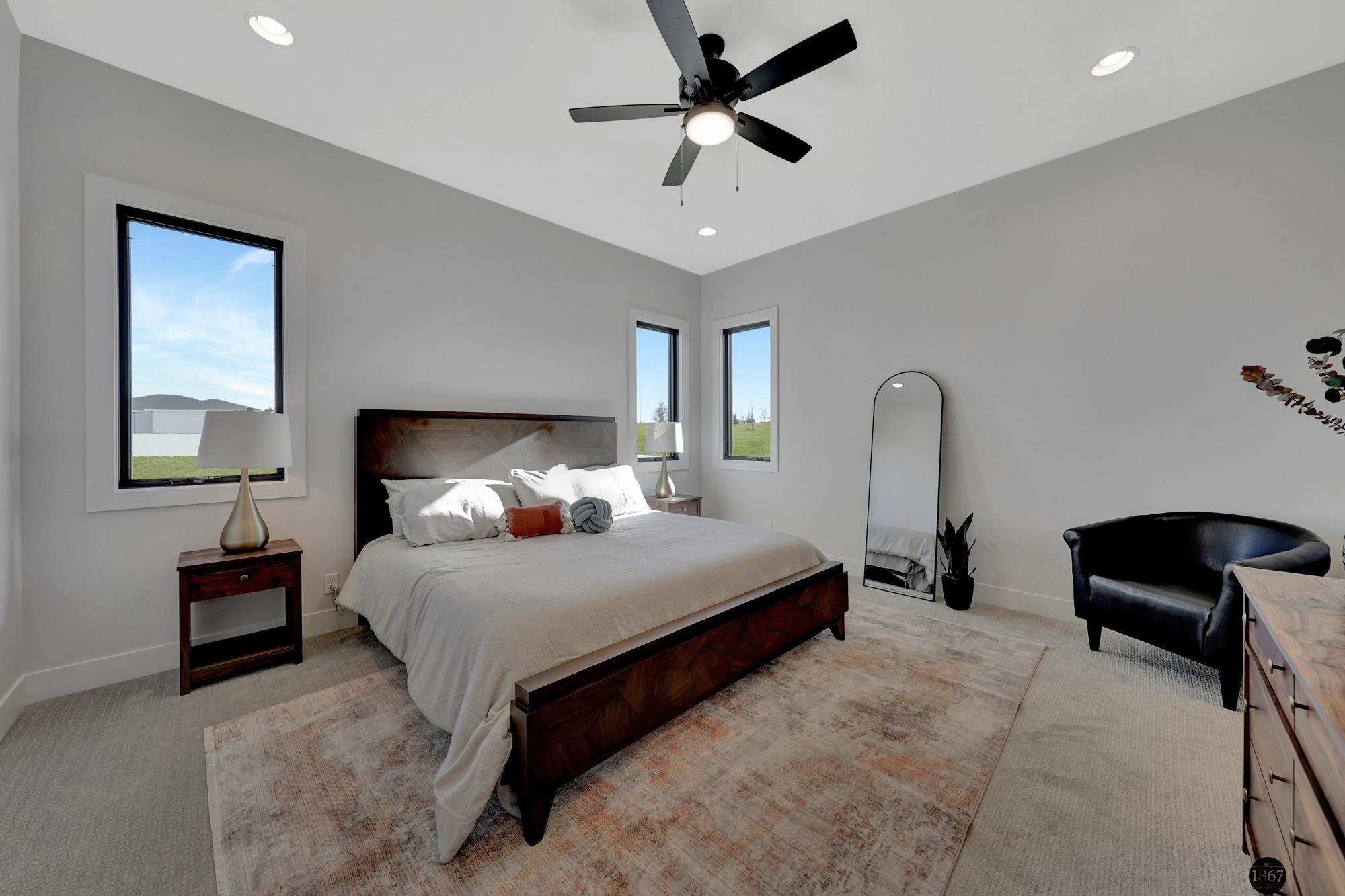 3923 S 213th