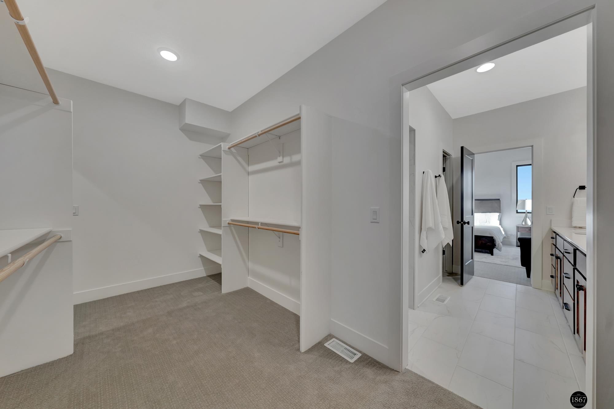 3923 S 213th