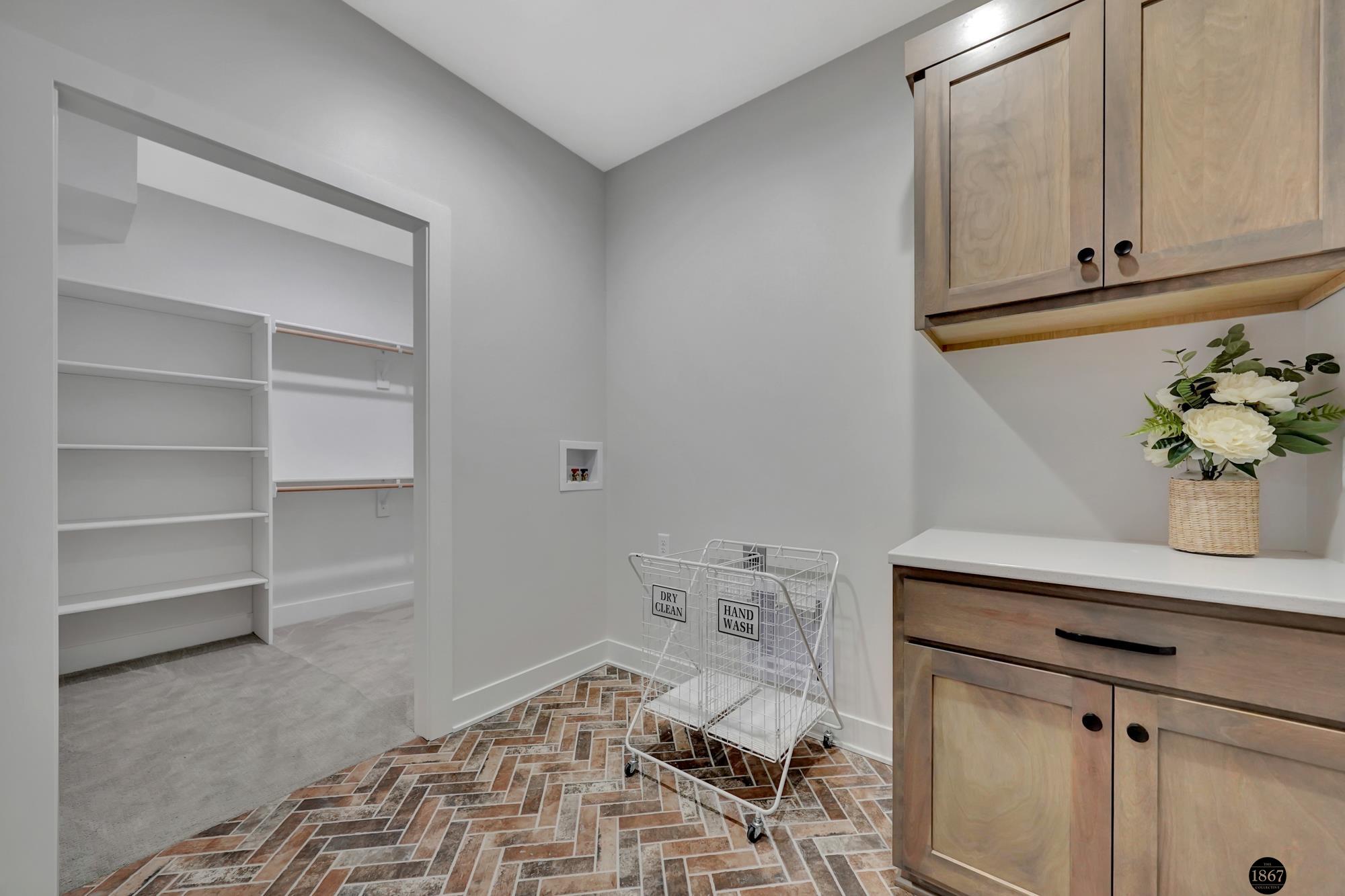 3923 S 213th
