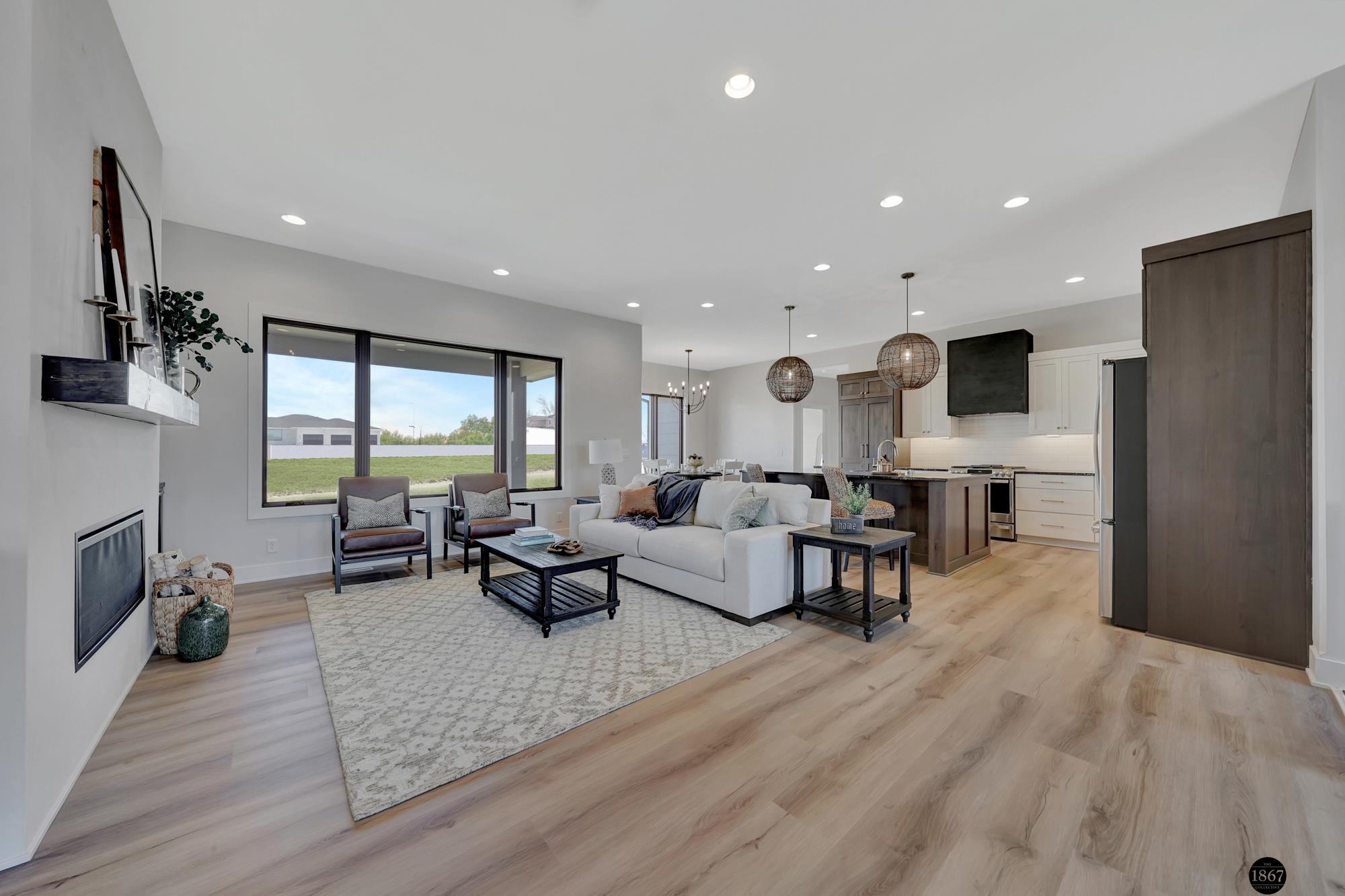 3923 S 213th