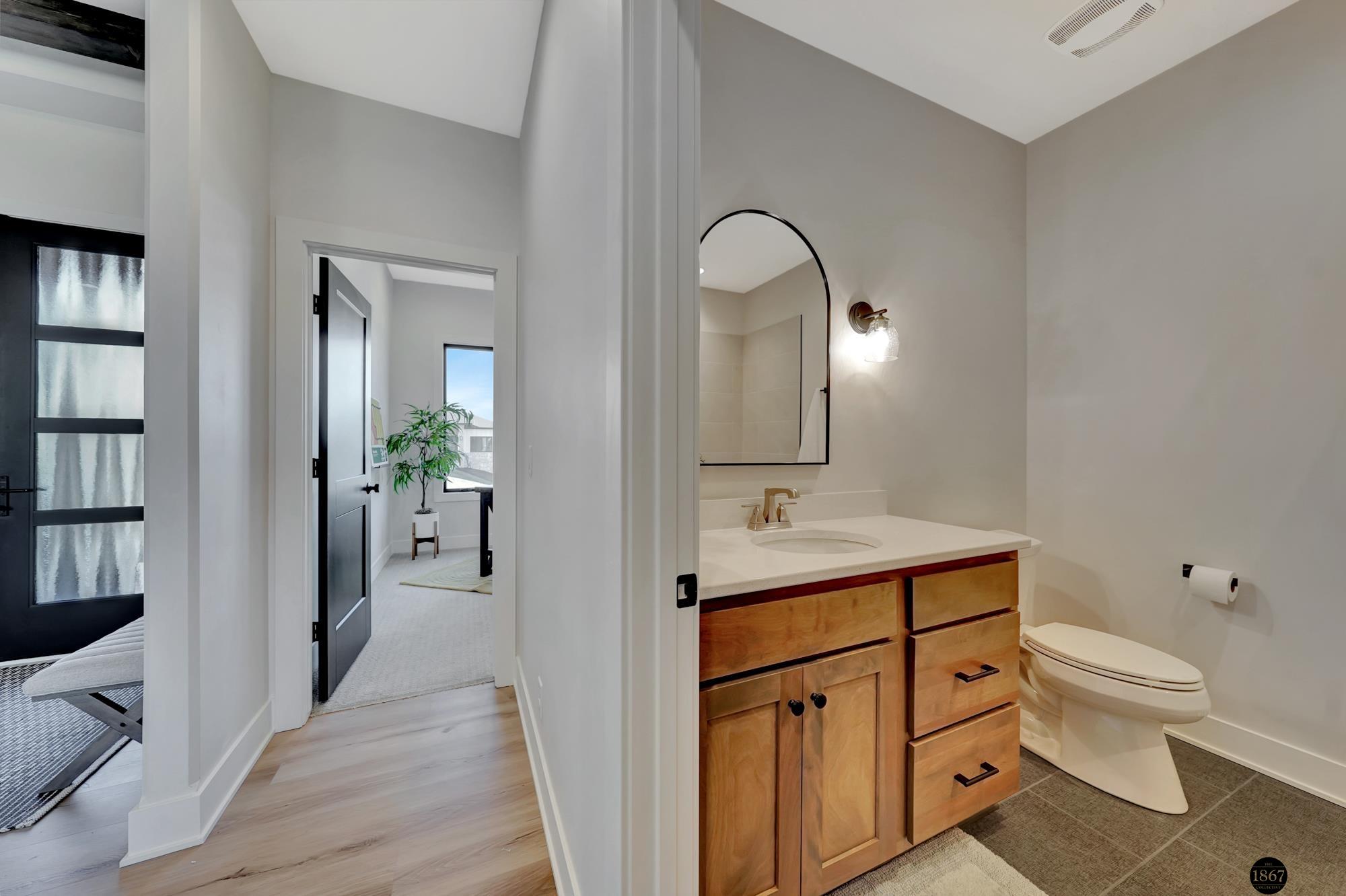 3923 S 213th