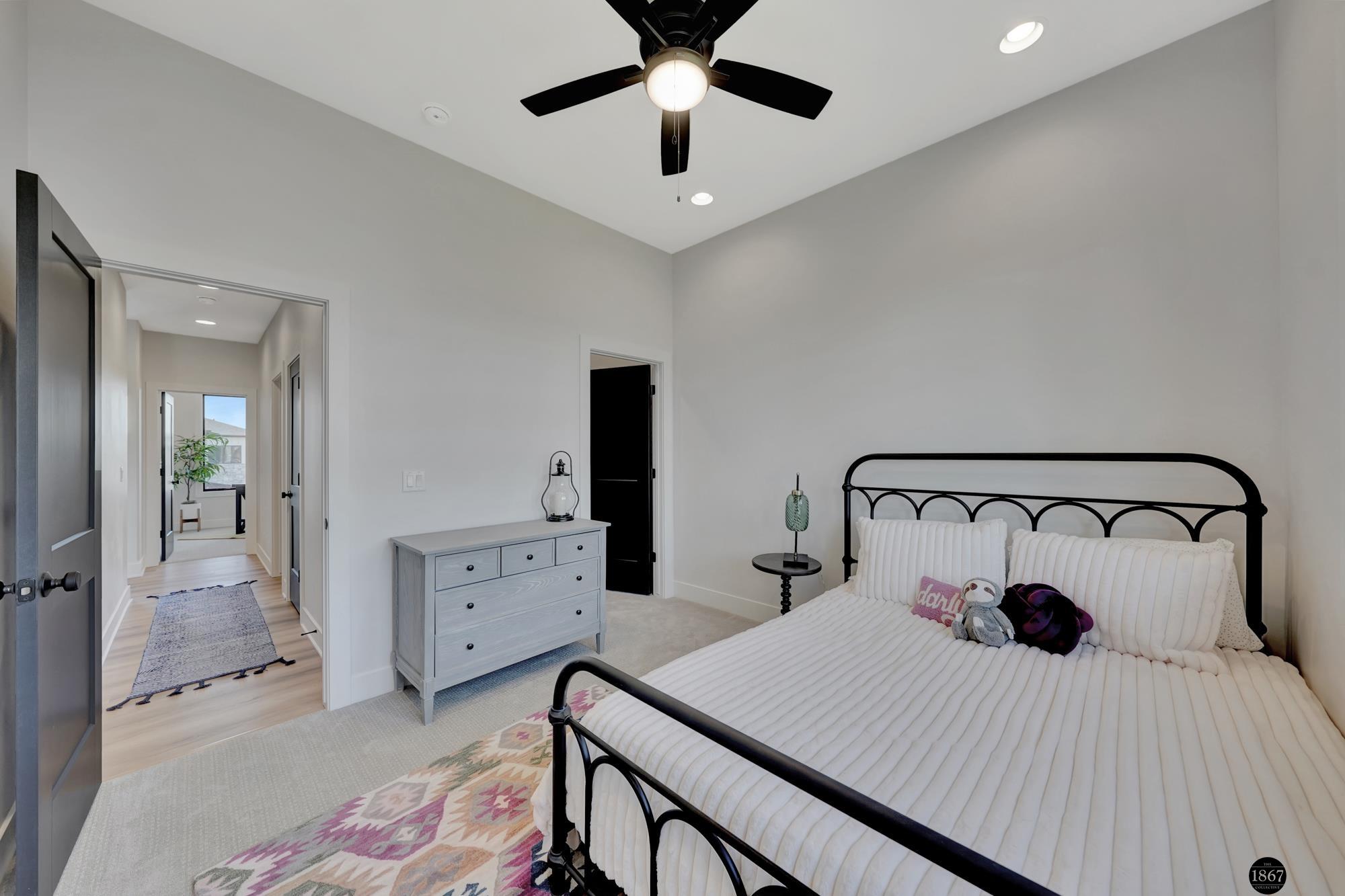3923 S 213th