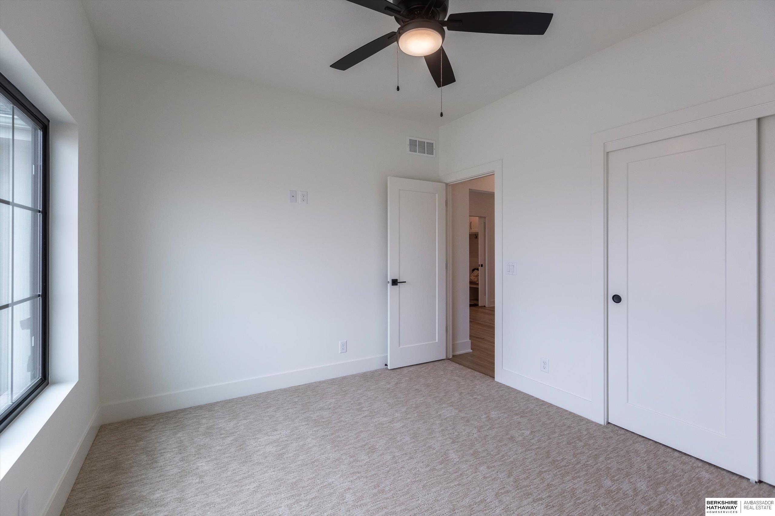 21805 Parkview Drive, Gretna, Nebraska image 31