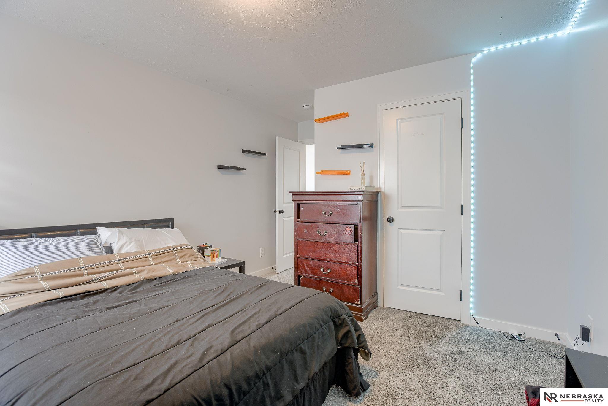 17209 Sarah Street, Bennington, Nebraska image 23