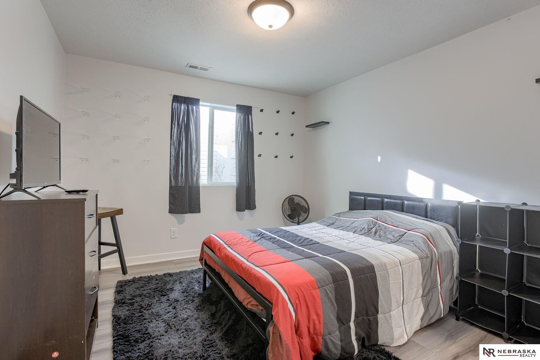 17209 Sarah Street, Bennington, Nebraska image 35