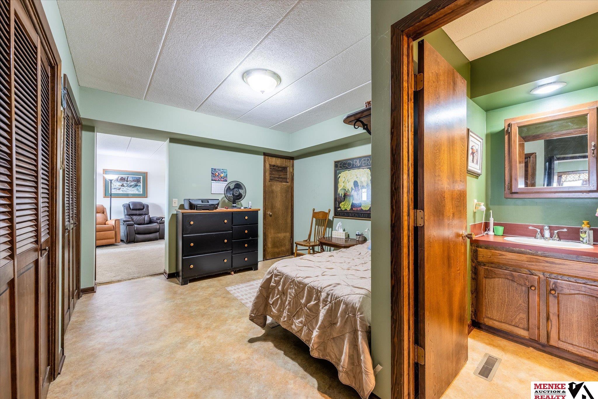 13182 Bluebird Lane, Council Bluffs, Iowa image 8