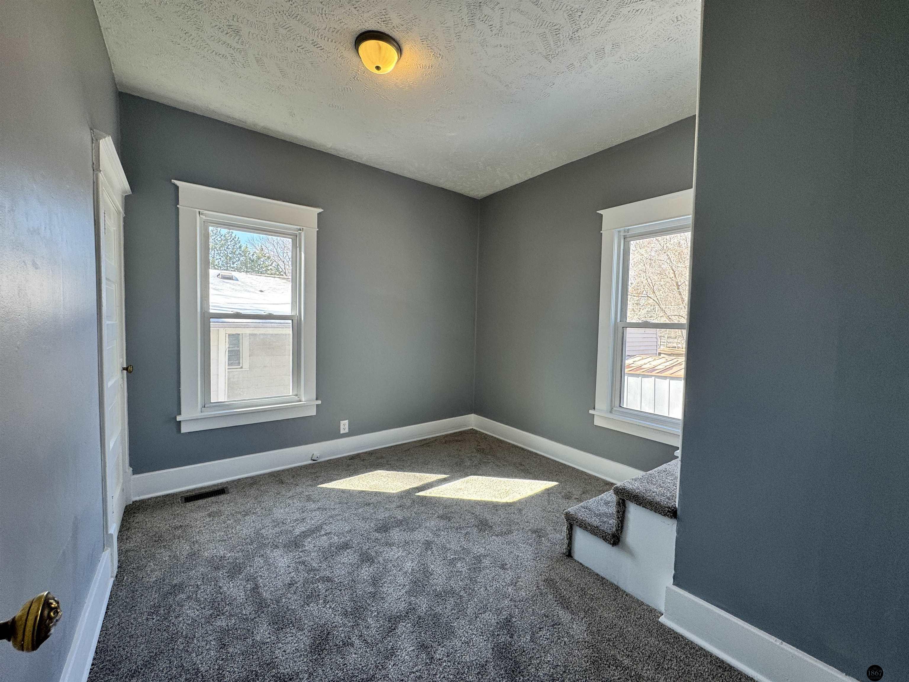 4220 Lenox
