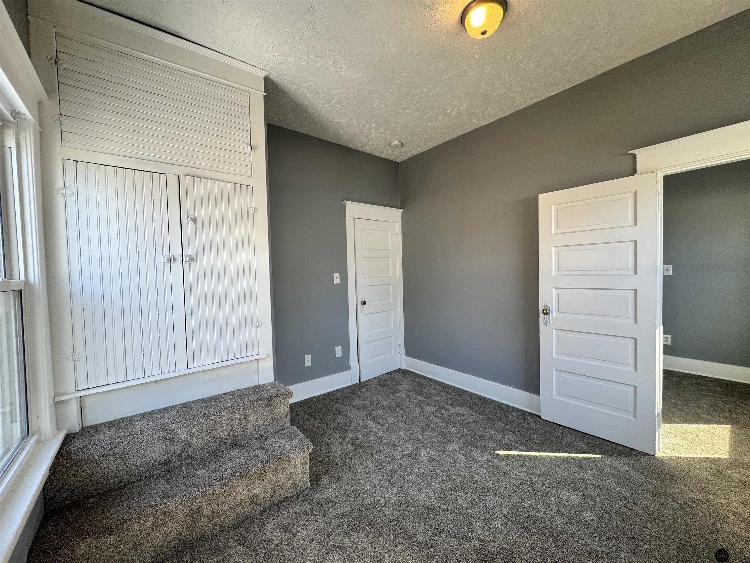 4220 Lenox