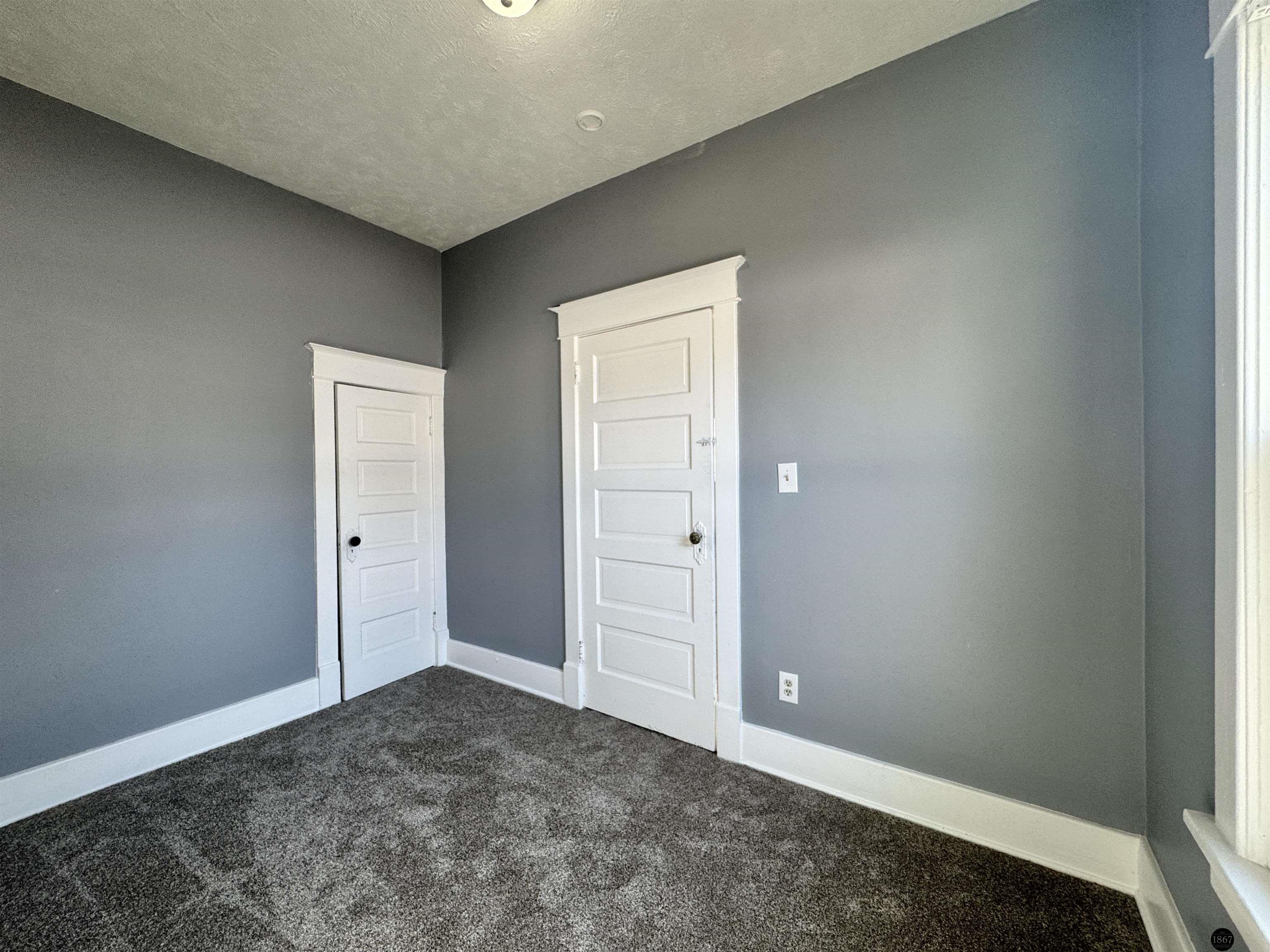 4220 Lenox
