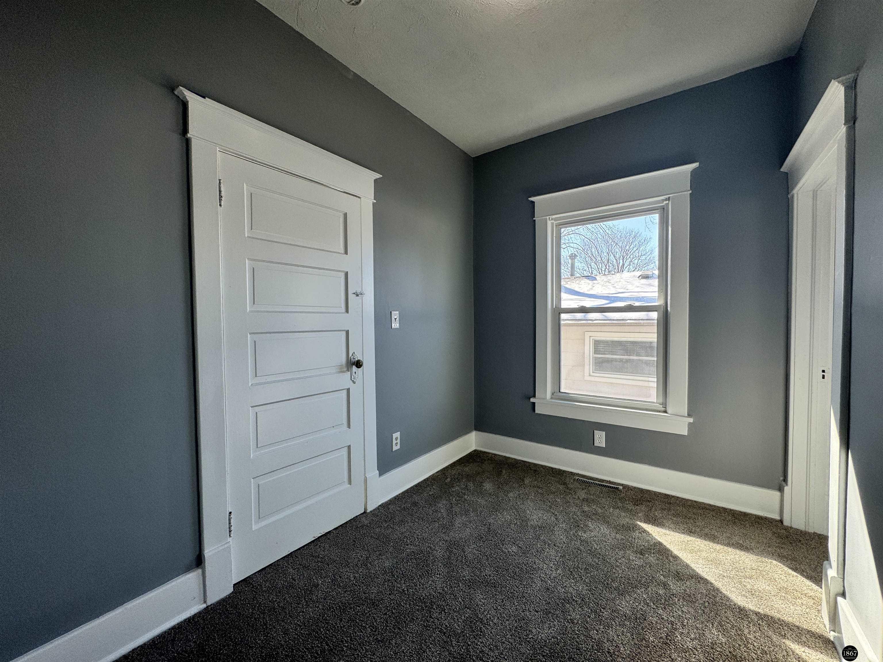 4220 Lenox