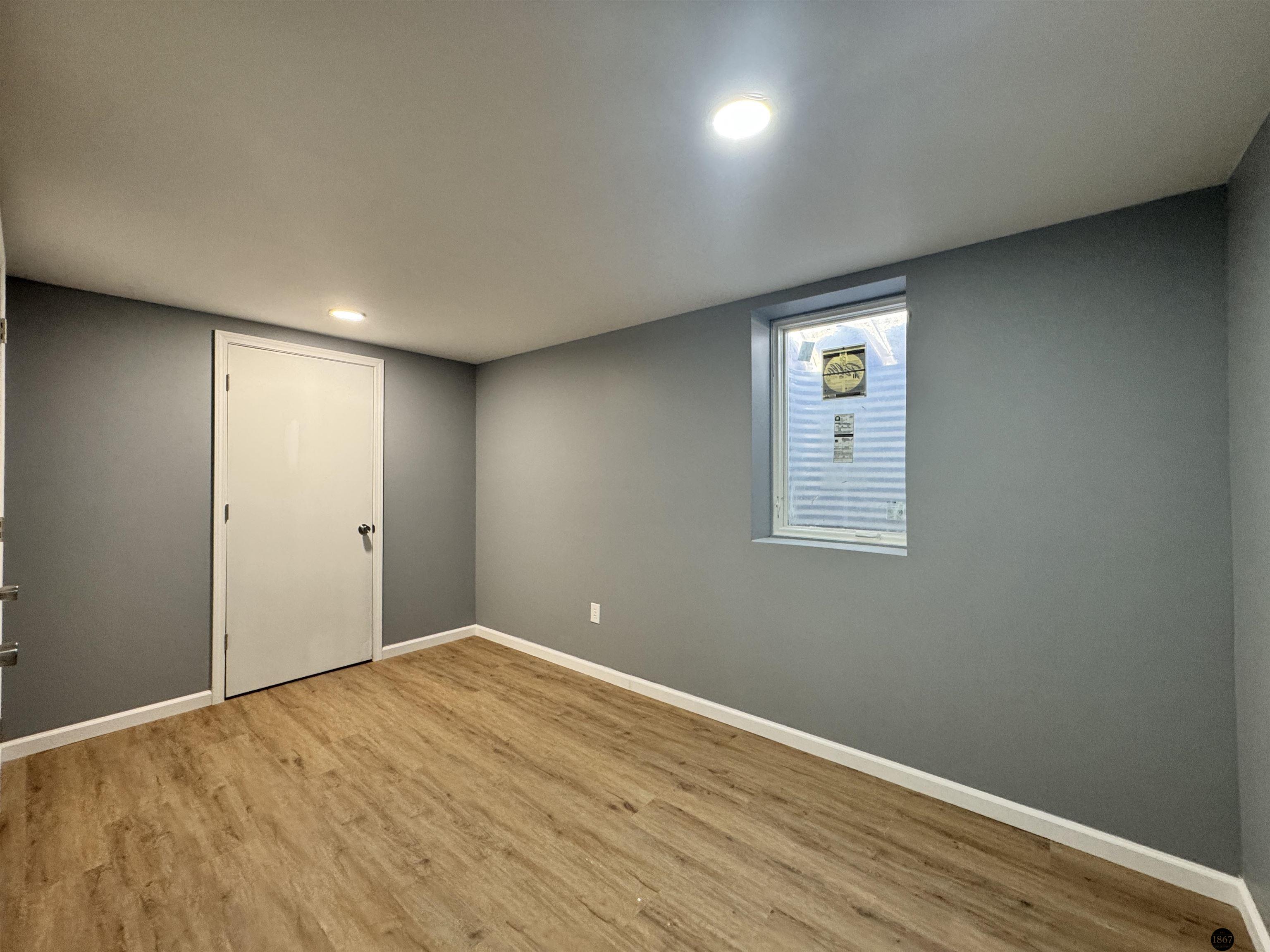 4220 Lenox
