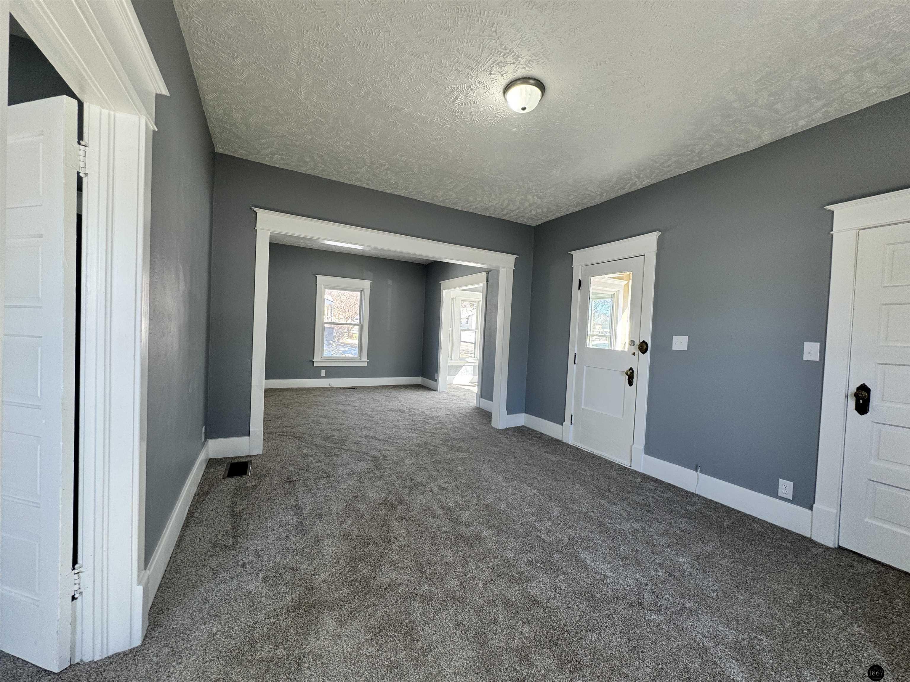 4220 Lenox