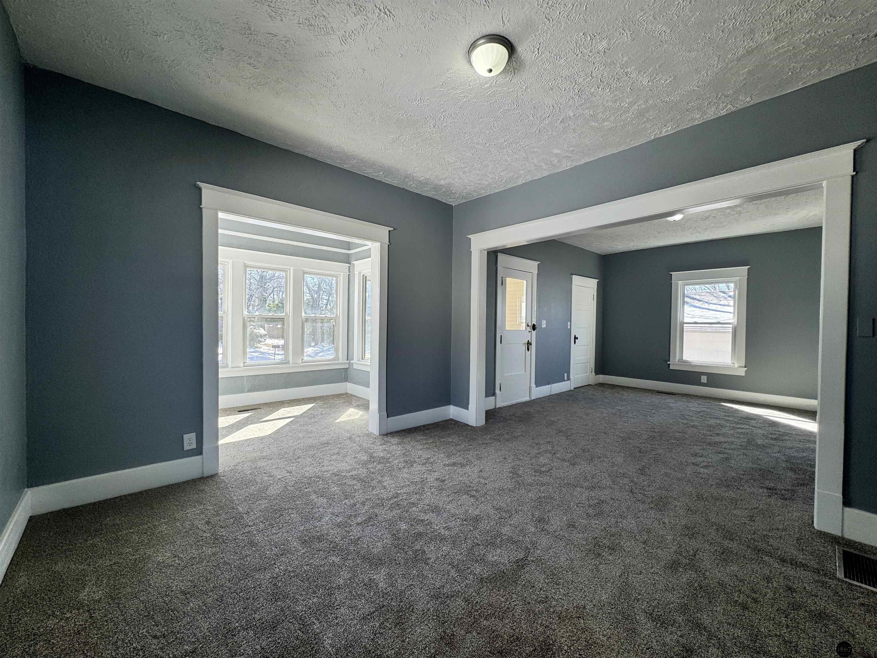 4220 Lenox