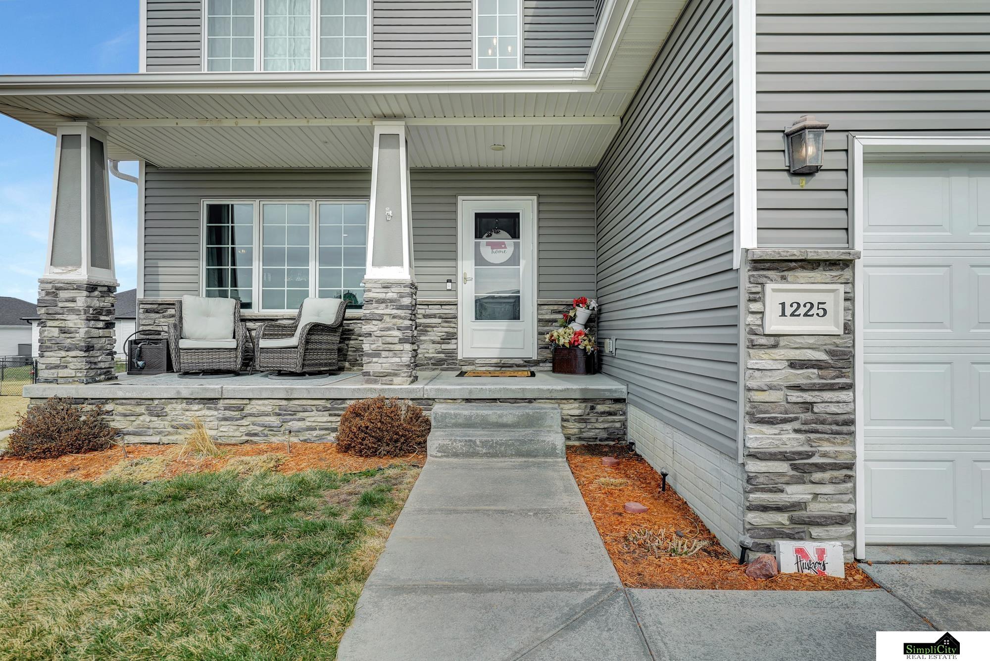 1225 Oakview Drive, Hickman, Nebraska image 2