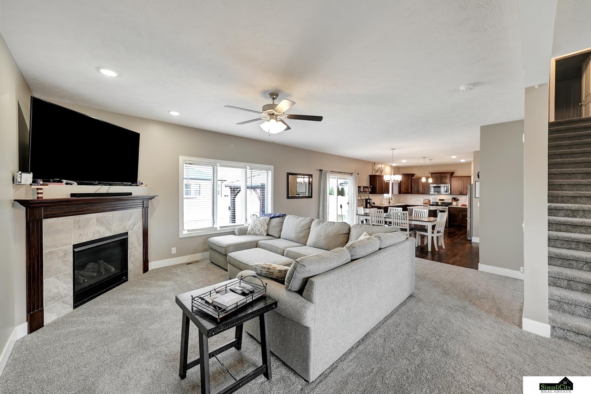 1225 Oakview Drive, Hickman, Nebraska image 6