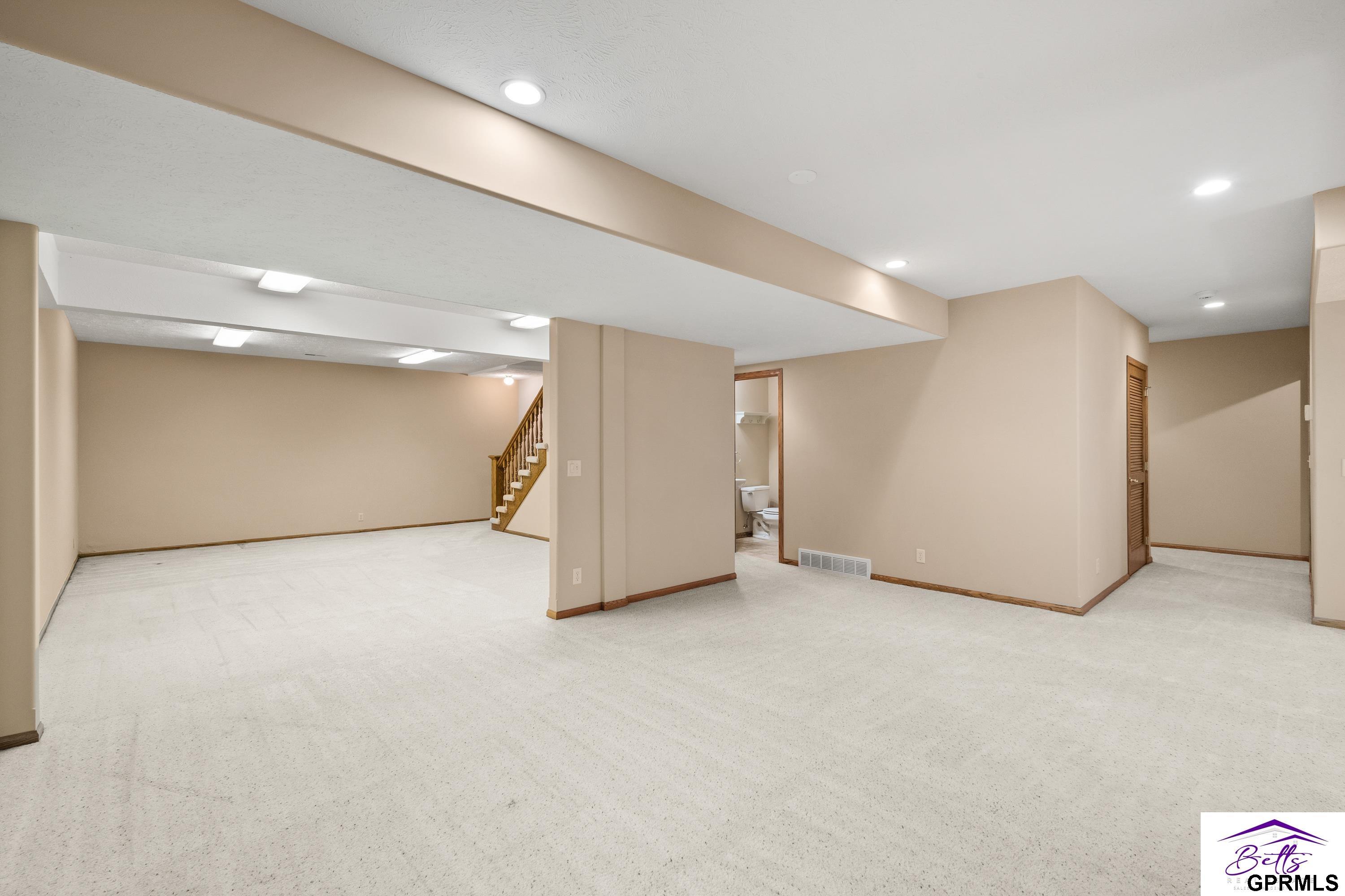 15527 Mason Circle, Omaha, Nebraska image 24