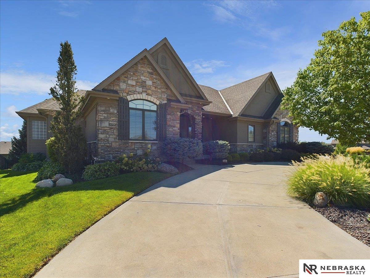 1403 N 195 Street, Elkhorn