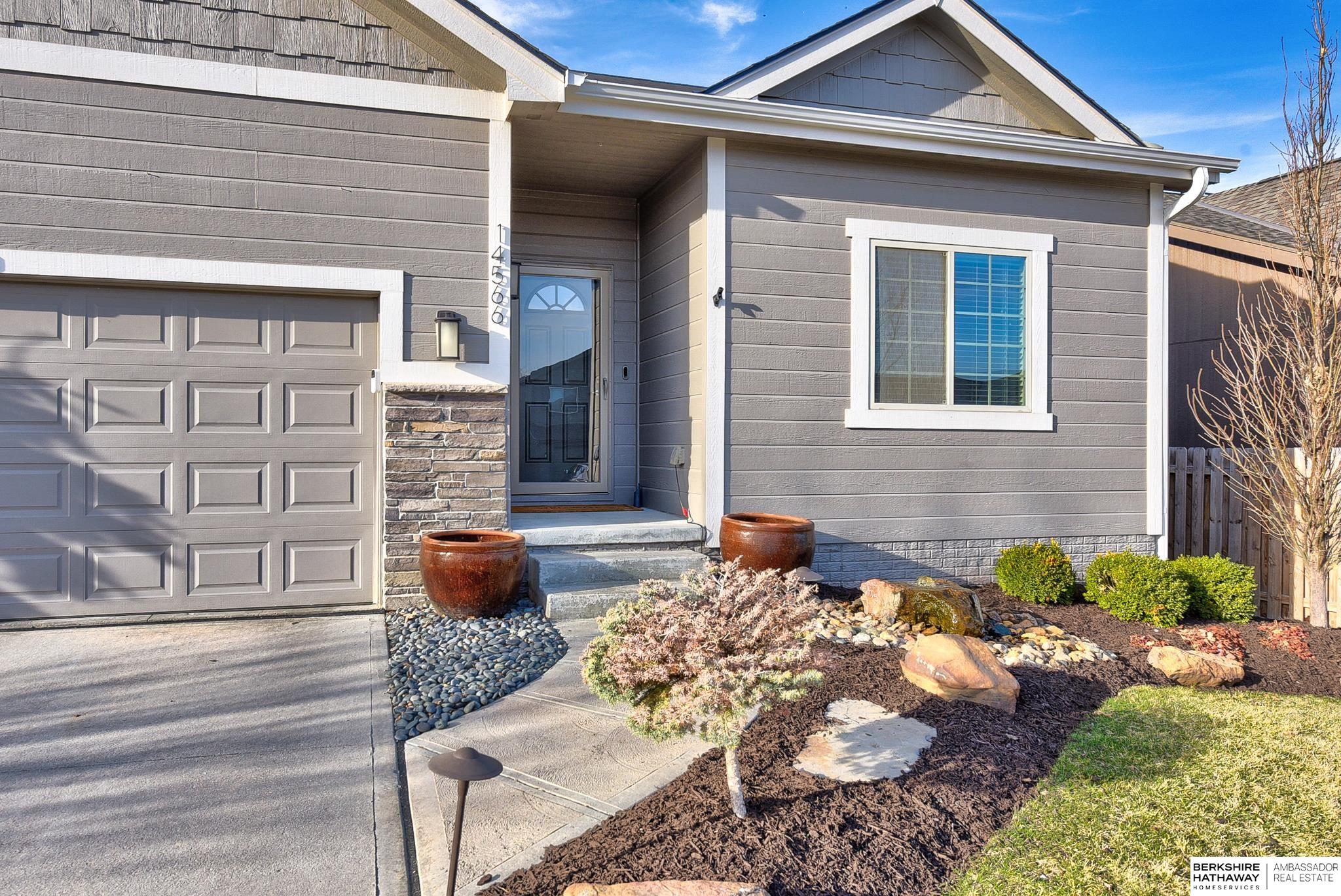 14566 Potter Circle, Bennington, Nebraska image 2